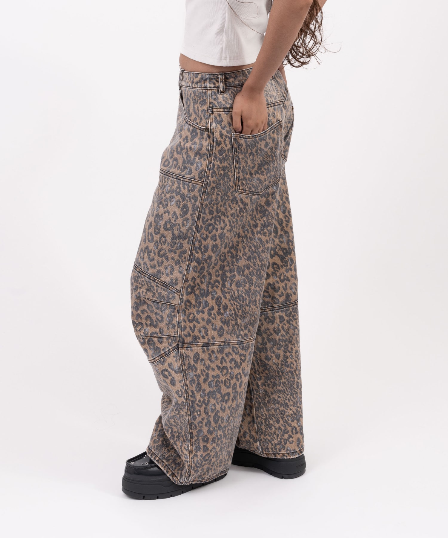atmos pink Leopard Curve Pants BROWNの画像