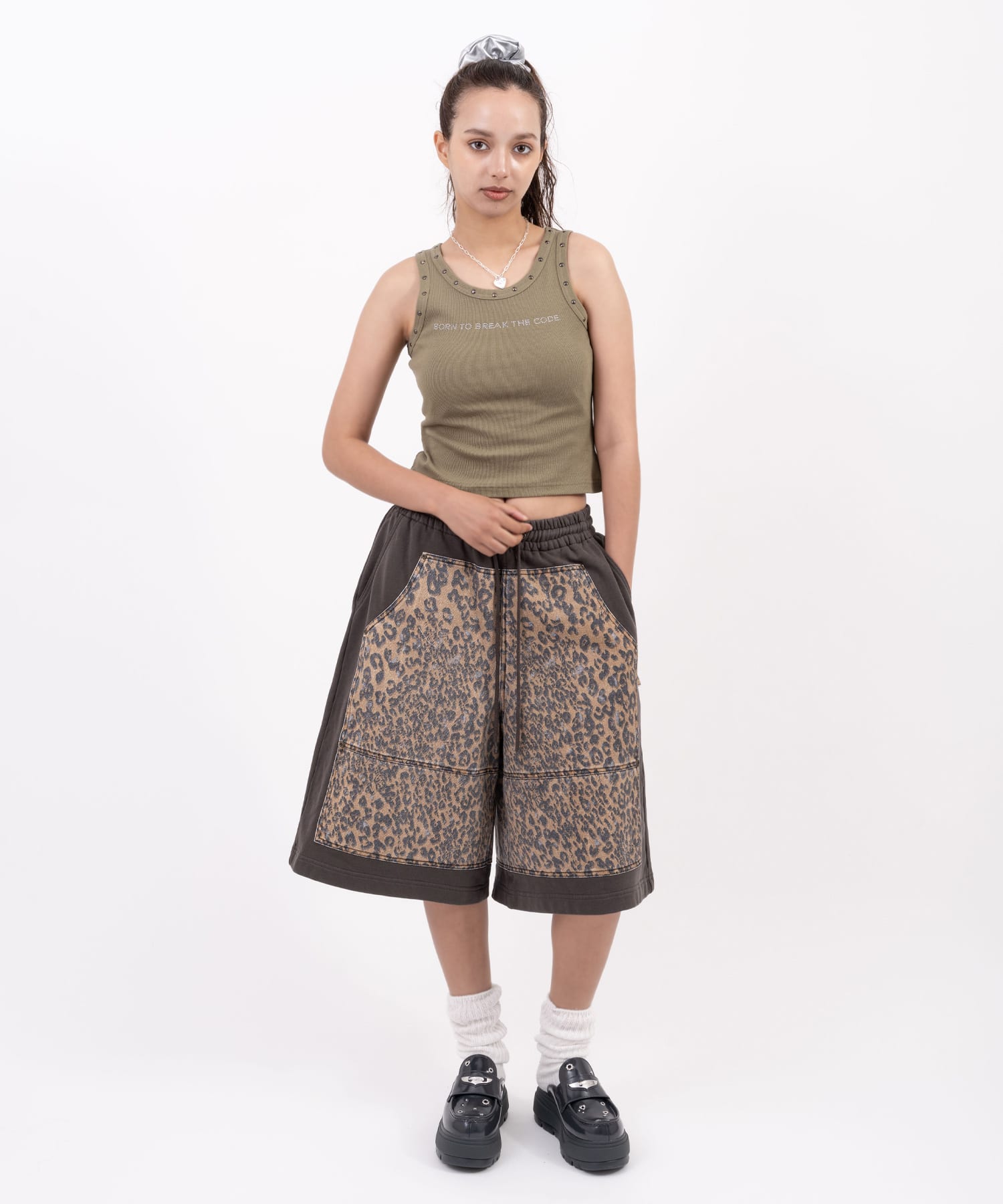 atmos pink Studs Tank Top KHAKIの画像