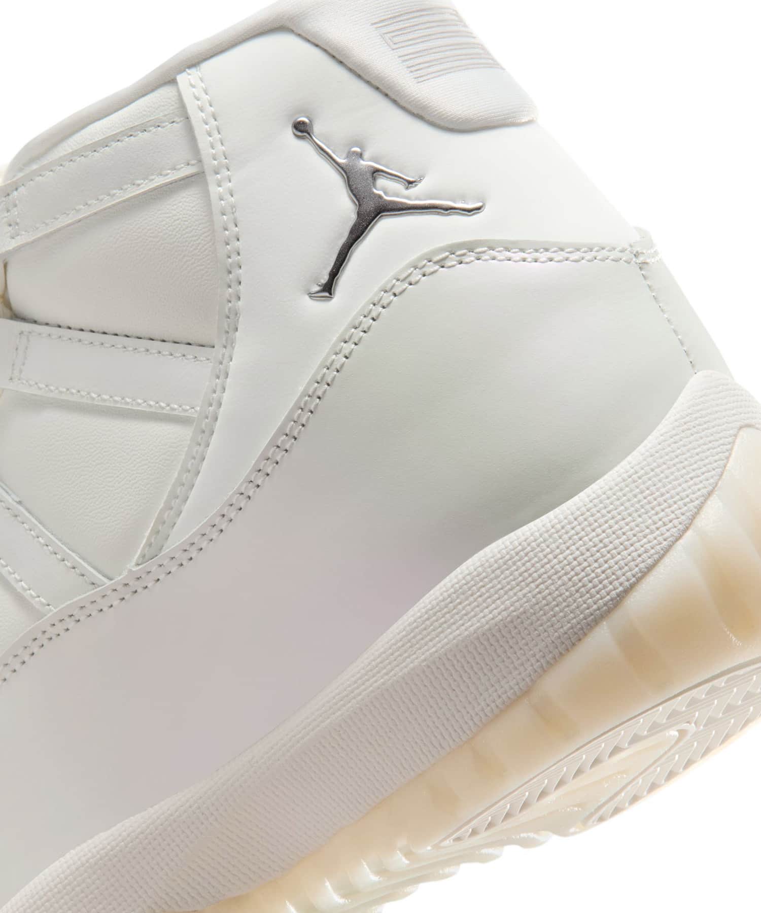 JORDAN BRAND WMNS AIR JORDAN 11 RETRO SAIL/PEARL GREY-WHITE-METALLIC SILVERの画像