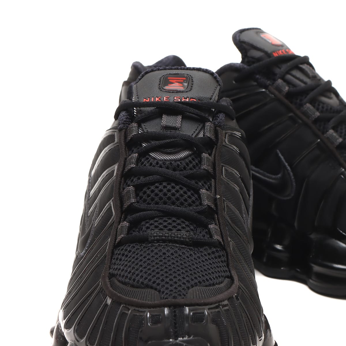 Nike WMNS Shox TL  Black and Max Orange靴