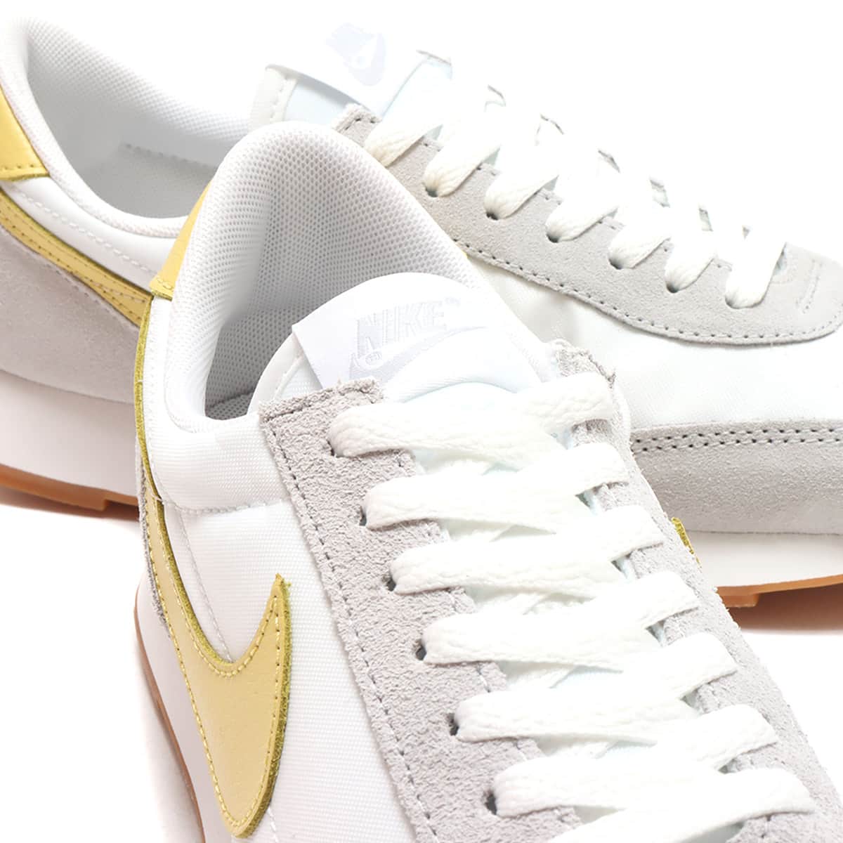 NIKE W DBREAK SUMMIT WHITE/SATURN GOLD-GREY FOG 21HO-Iの画像