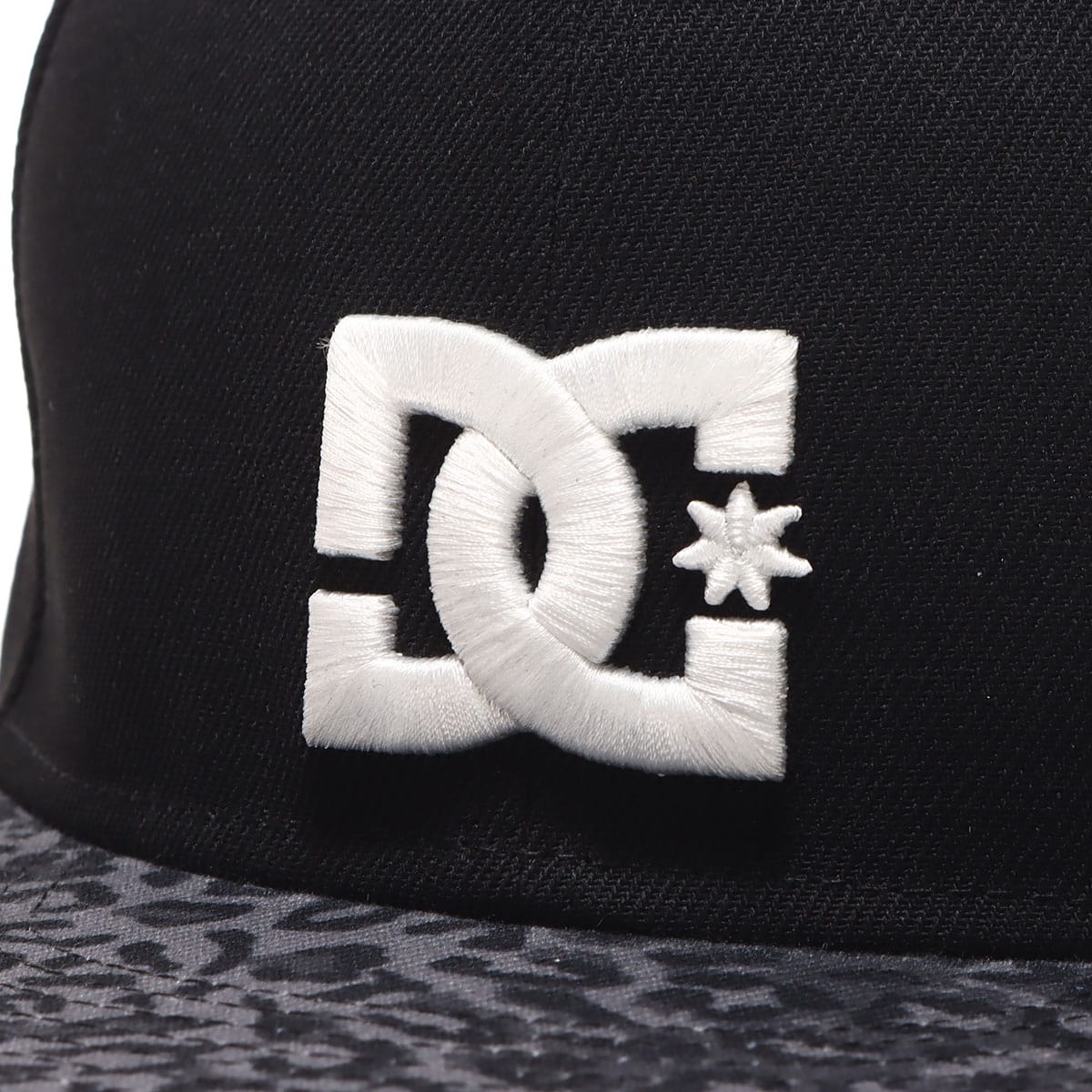 DC SHOES 23 PRINTVISOR SNAPBACK BLACK x LEOPARD PRINT 23SS-I