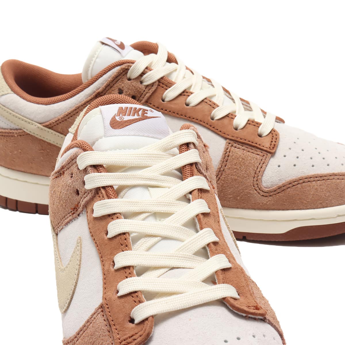 NIKE DUNK LOW RETRO PRM SAIL/FOSSIL-MEDIUM CURRY の画像