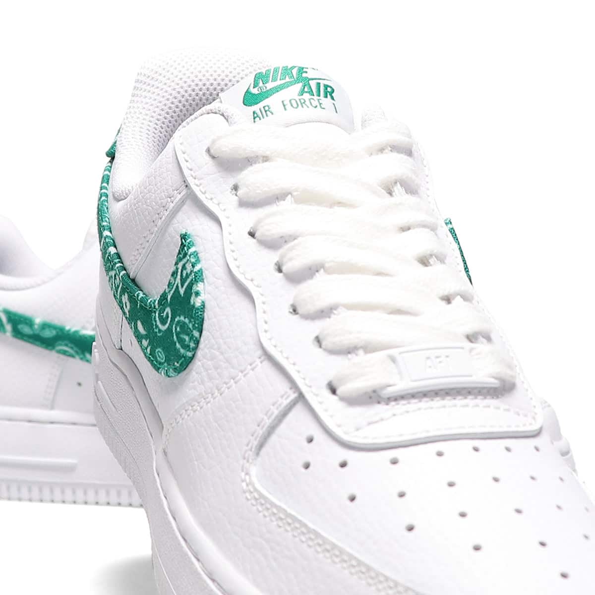 NIKE W AIR FORCE 1 '07 ESS WHITE/MALACHITE-WHITE-WHITE 22SP-Iの画像