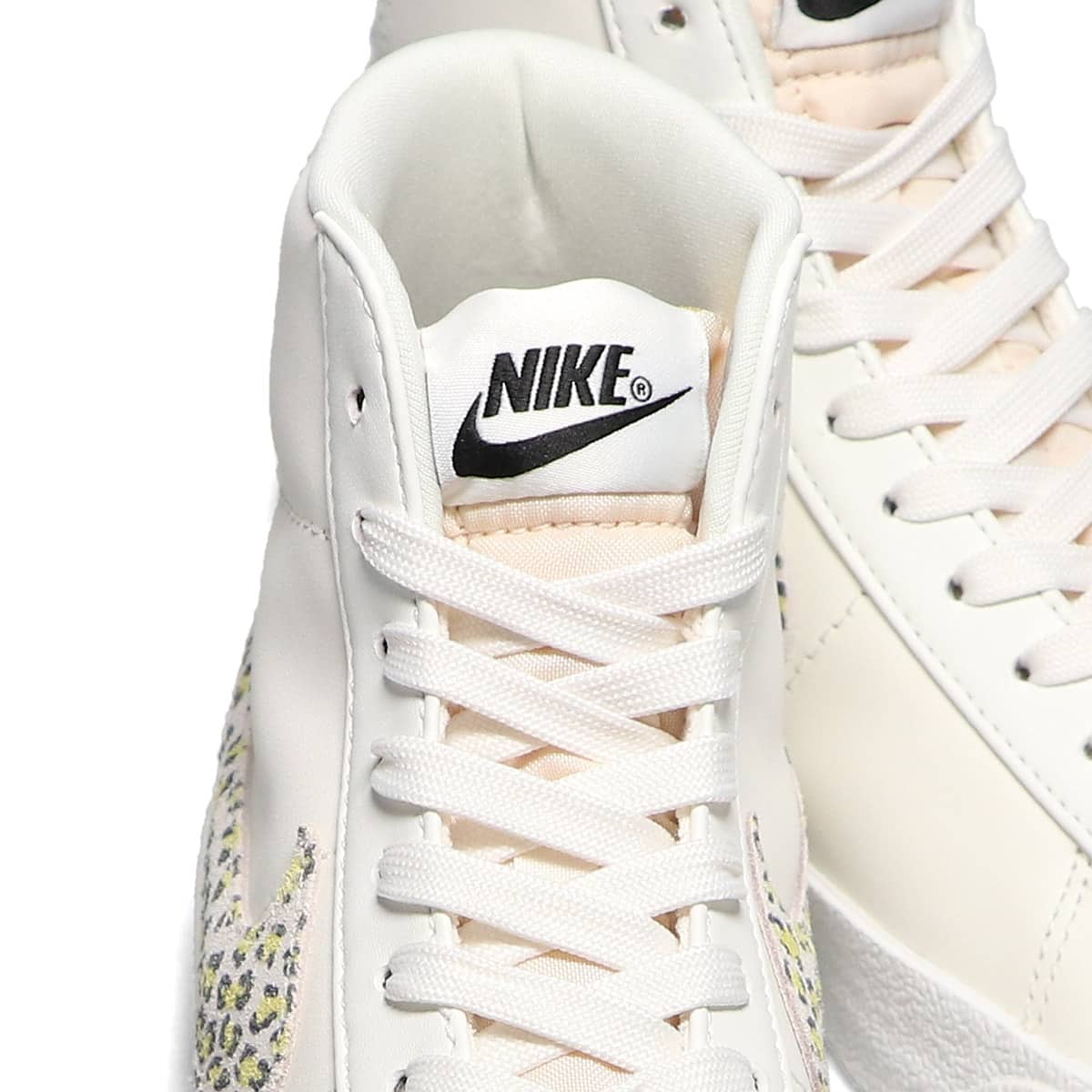 NIKE W BLAZER MID '77 SE SAIL/SAIL-LT LEMON TWIST-BLACK 21FA