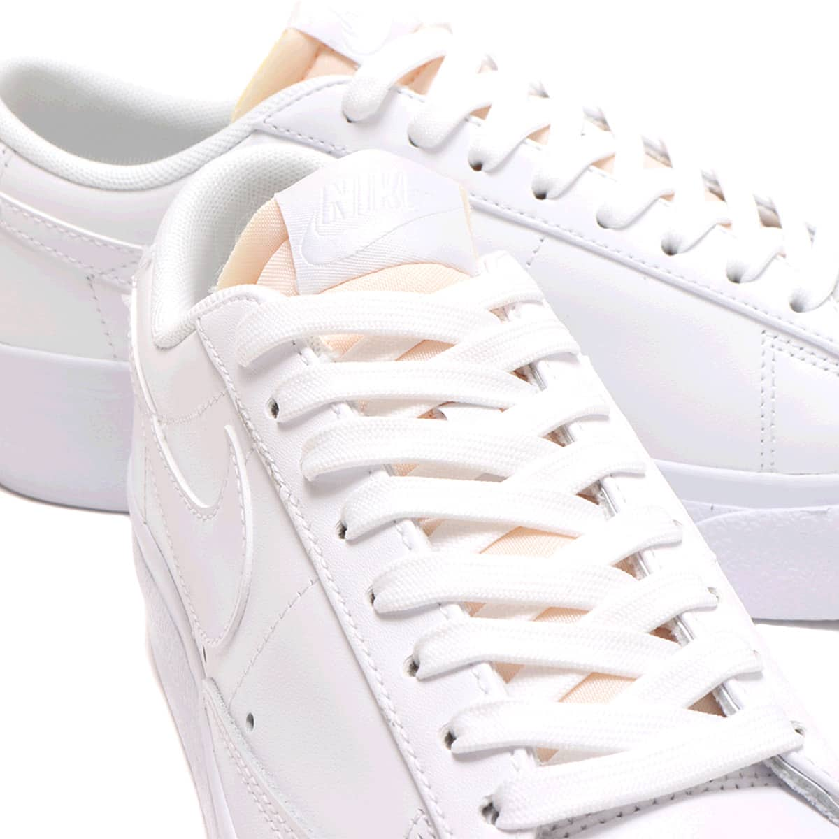 NIKE W BLAZER LOW PLATFORM WHITE/WHITE-WHITE-BLACK 21FA-I