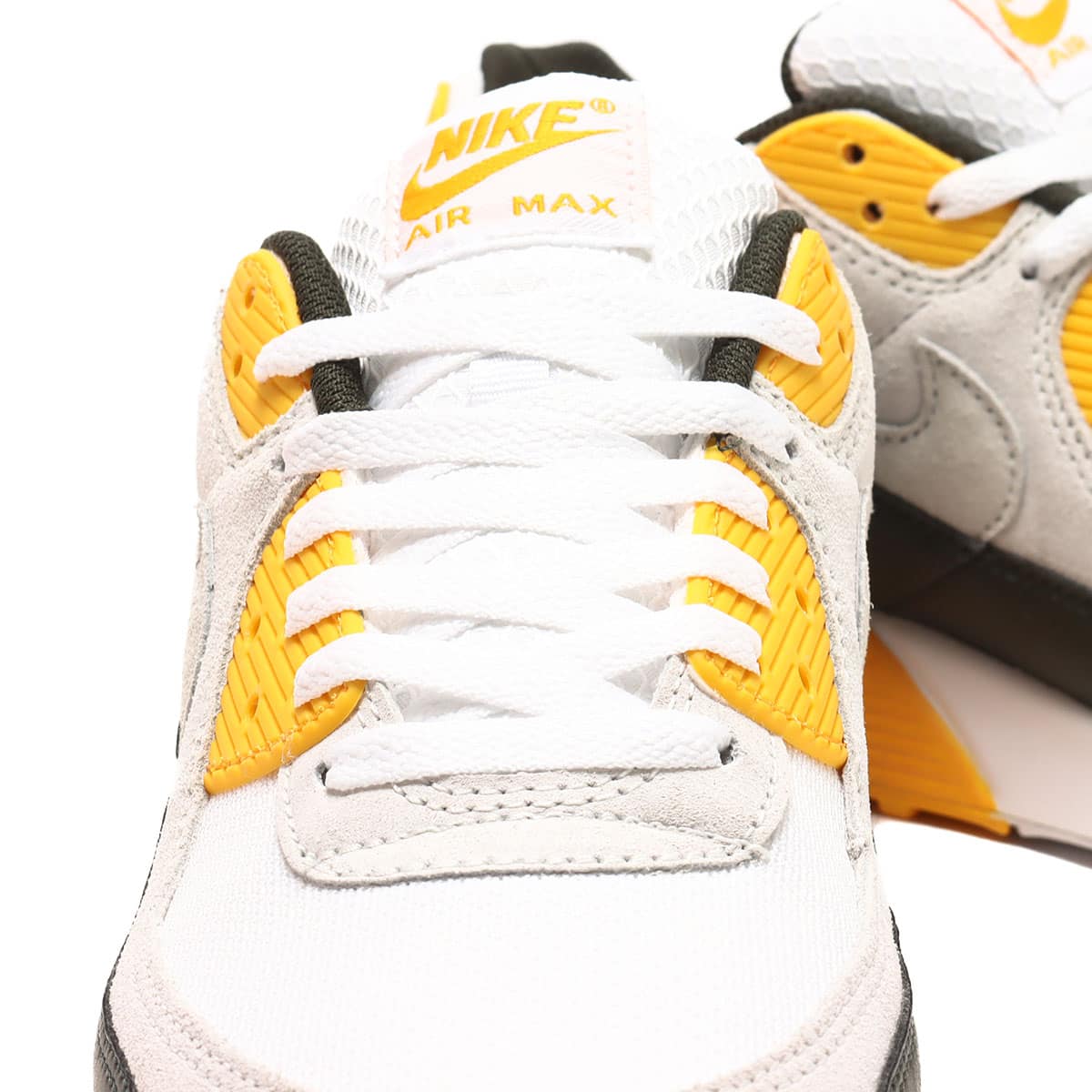 Air max 90 white hotsell and gold