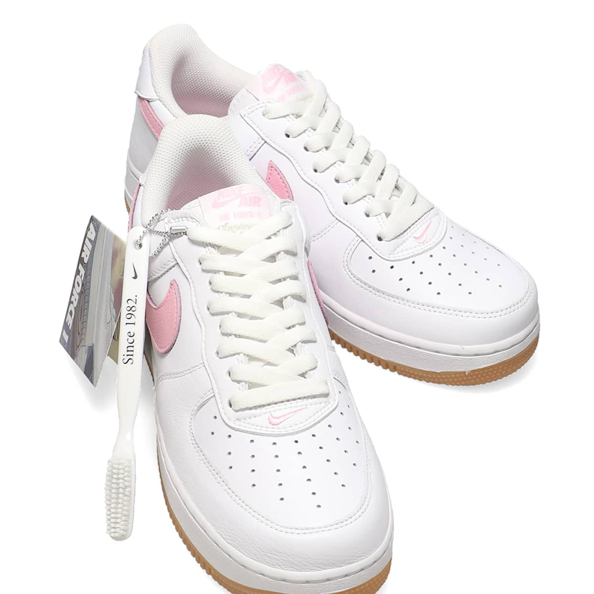 NIKE AIR FORCE 1 LOW RETRO WHITE/PINK-GUM YELLOW-METALLIC GOLD 22HO-I