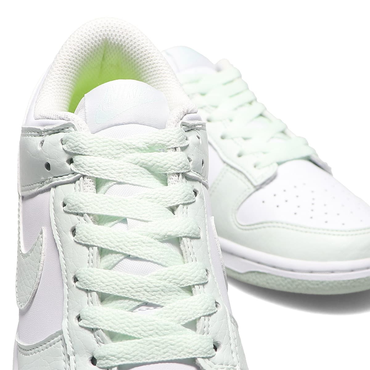 NIKE W DUNK LOW NEXT NATURE WHITE/BARELY GREEN 23SP-I