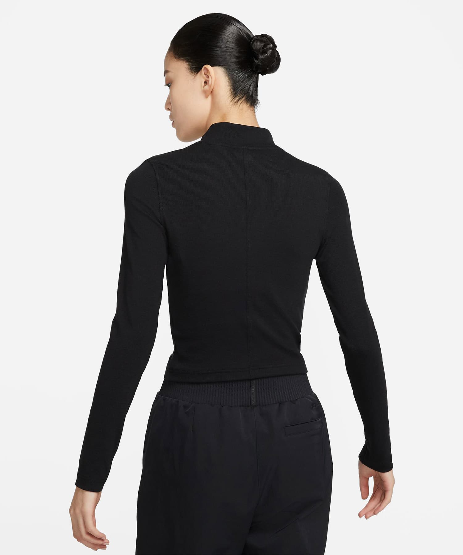 NIKE AS W NSW ESSNTL RIB MOCK LS TO BLACK/WHITE の画像