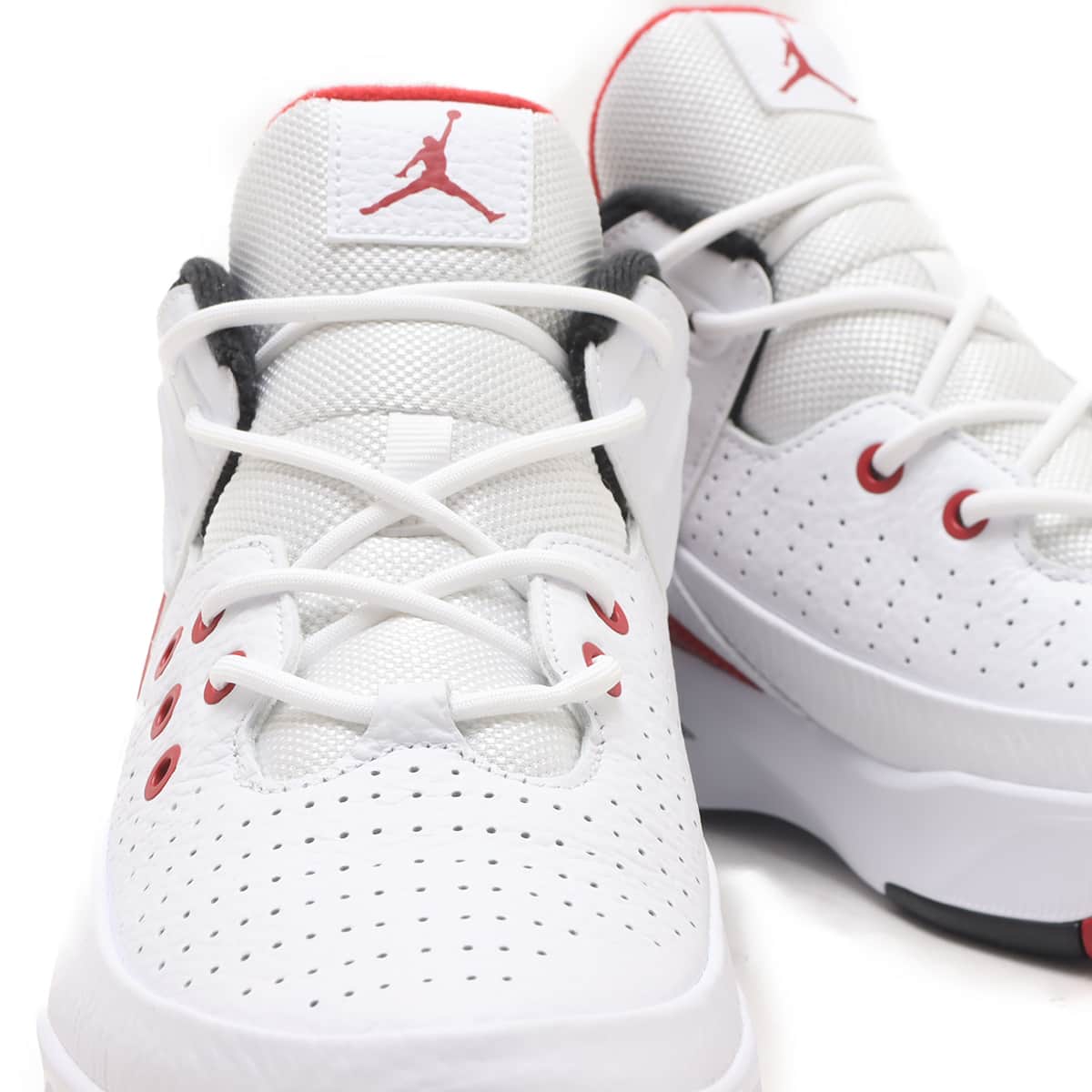 JORDAN BRAND JORDAN MAX AURA 5 WHITE/BLACK-VARSITY RED-WOLF GREY 23HO-Iの画像