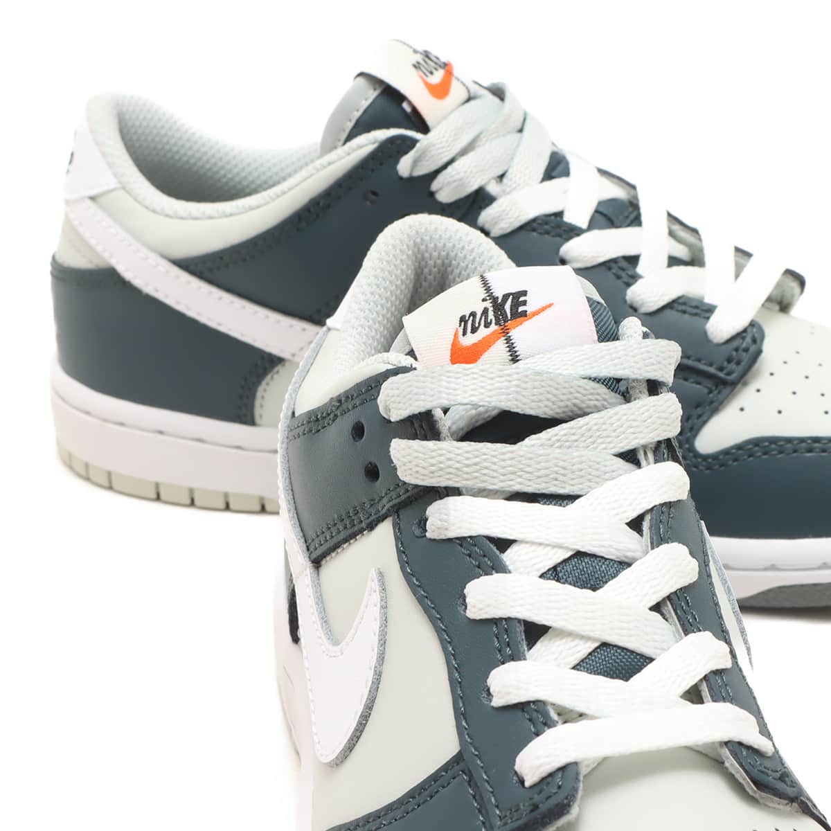 NIKE DUNK LOW (PSE) DEEP JUNGLE/WHITE-LIGHT SILVERの画像