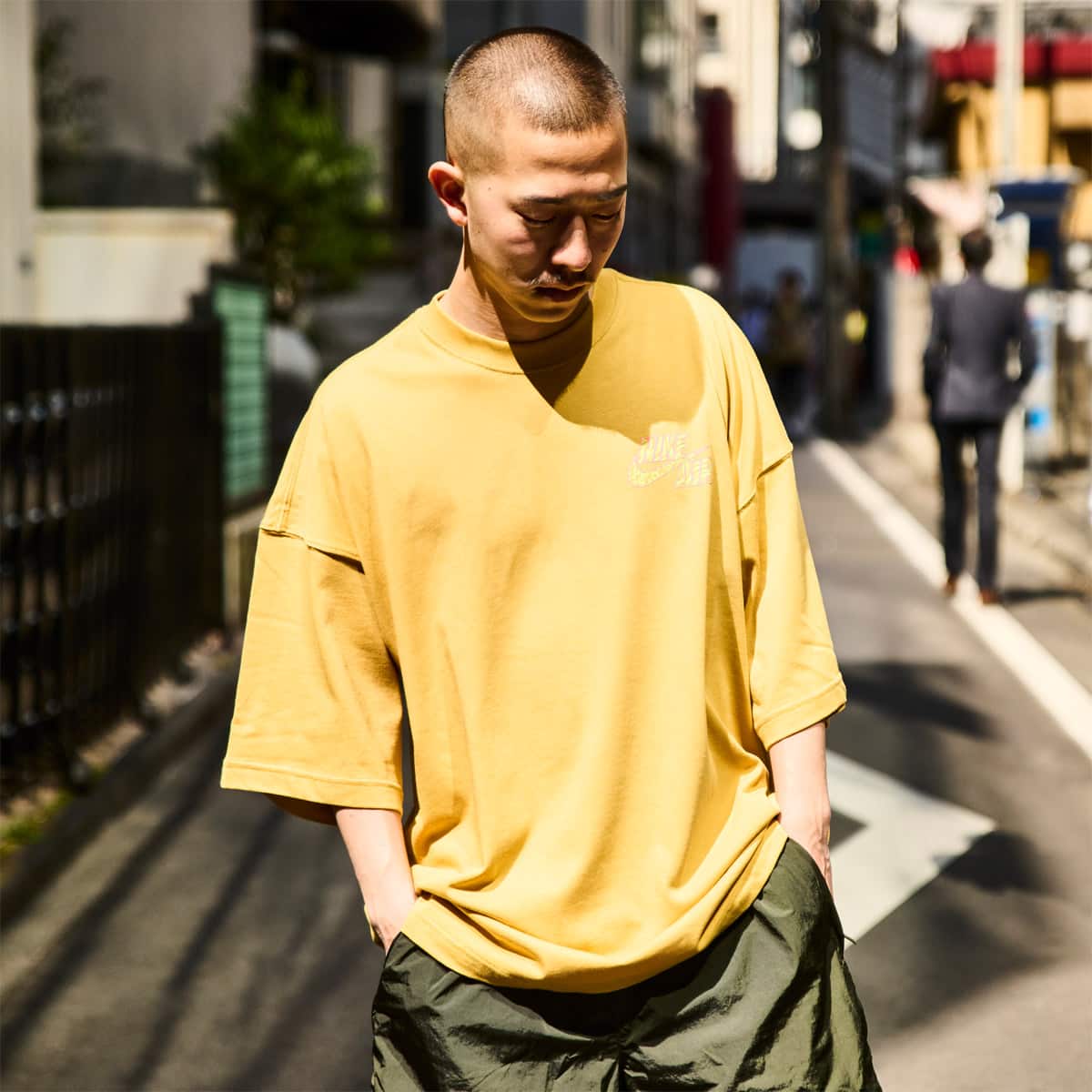 NIKE AS M NSW TEE OS BRANDRIFFS LBR WHEAT GOLD 23SU-Iの画像