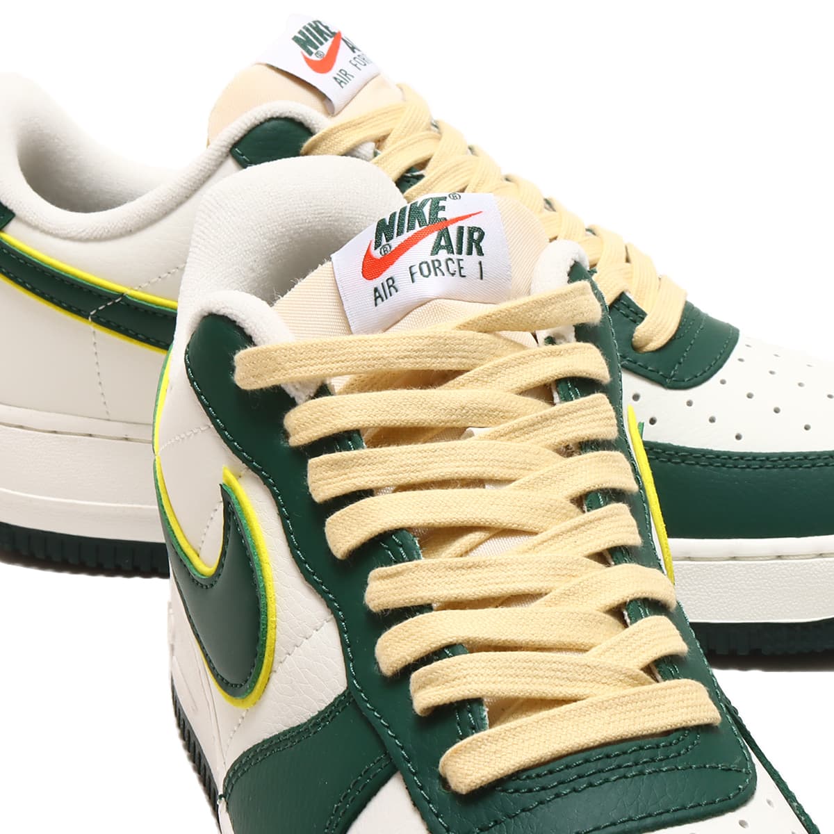 NIKE AIR FORCE 1 '07 LV8 SAIL/NOBLE GREEN-OPTI YELLOW-PICANTE RED