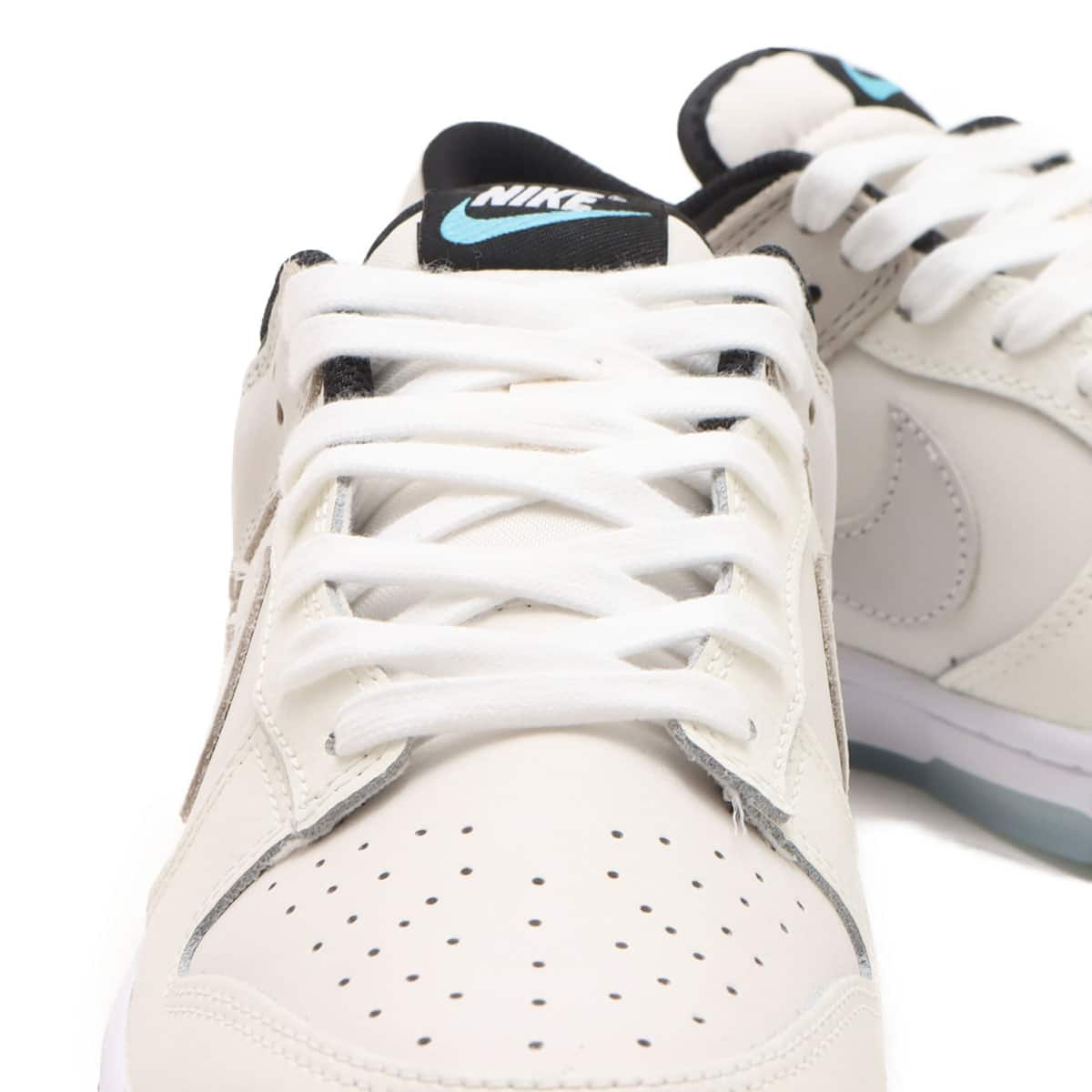 NIKE W DUNK LOW SE PHANTOM/WHITE-SAIL-LIGHT BONE