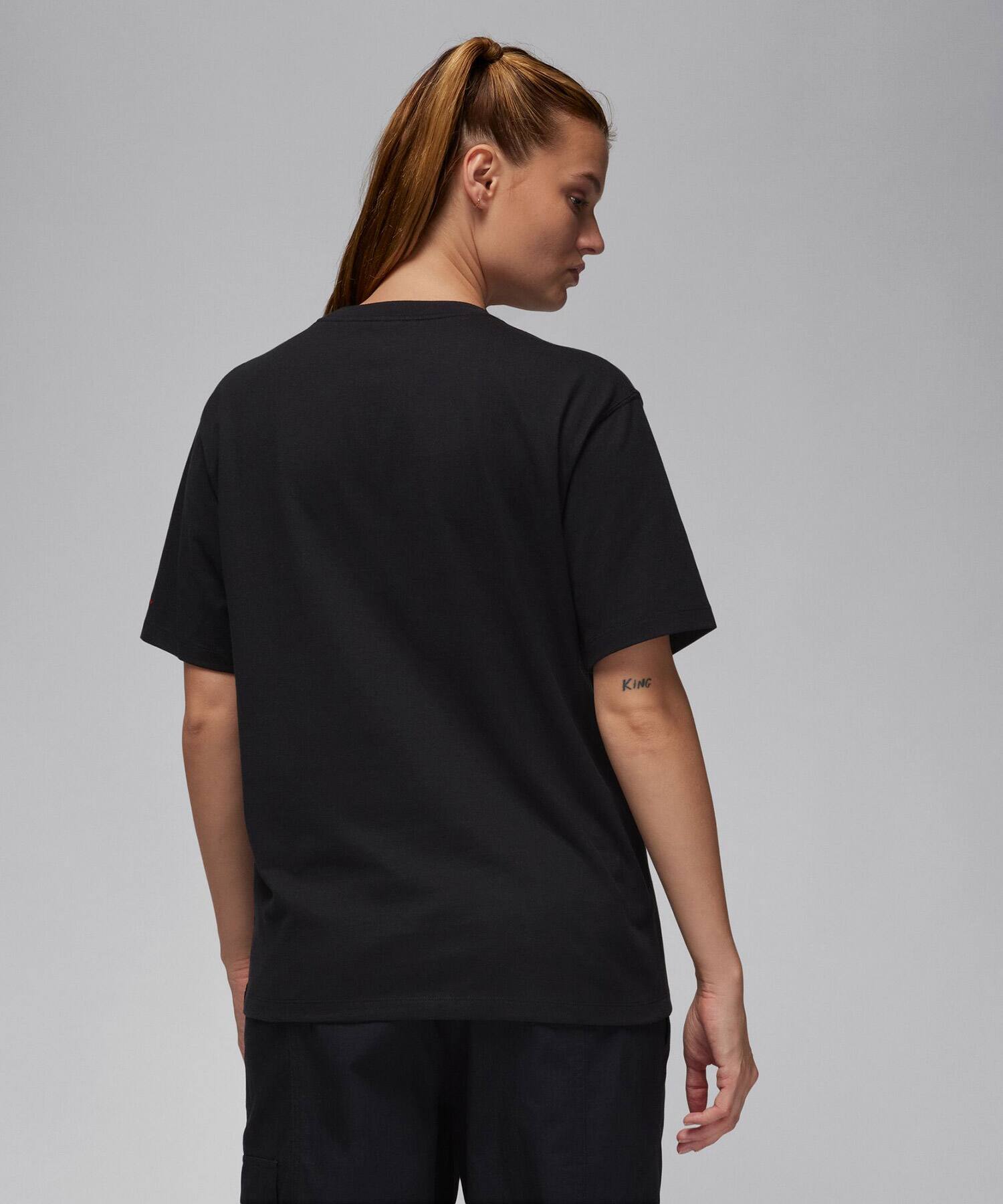 JORDAN BRAND AS W J SS GF GFX FLT TEE BLACK/GYM REDの画像