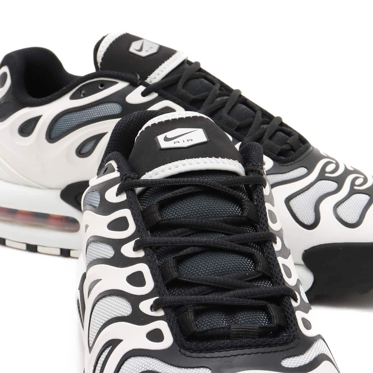 NIKE W AIR MAX PLUS DRIFT SUMMIT WHITE/BLACK-METALLIC SILVER