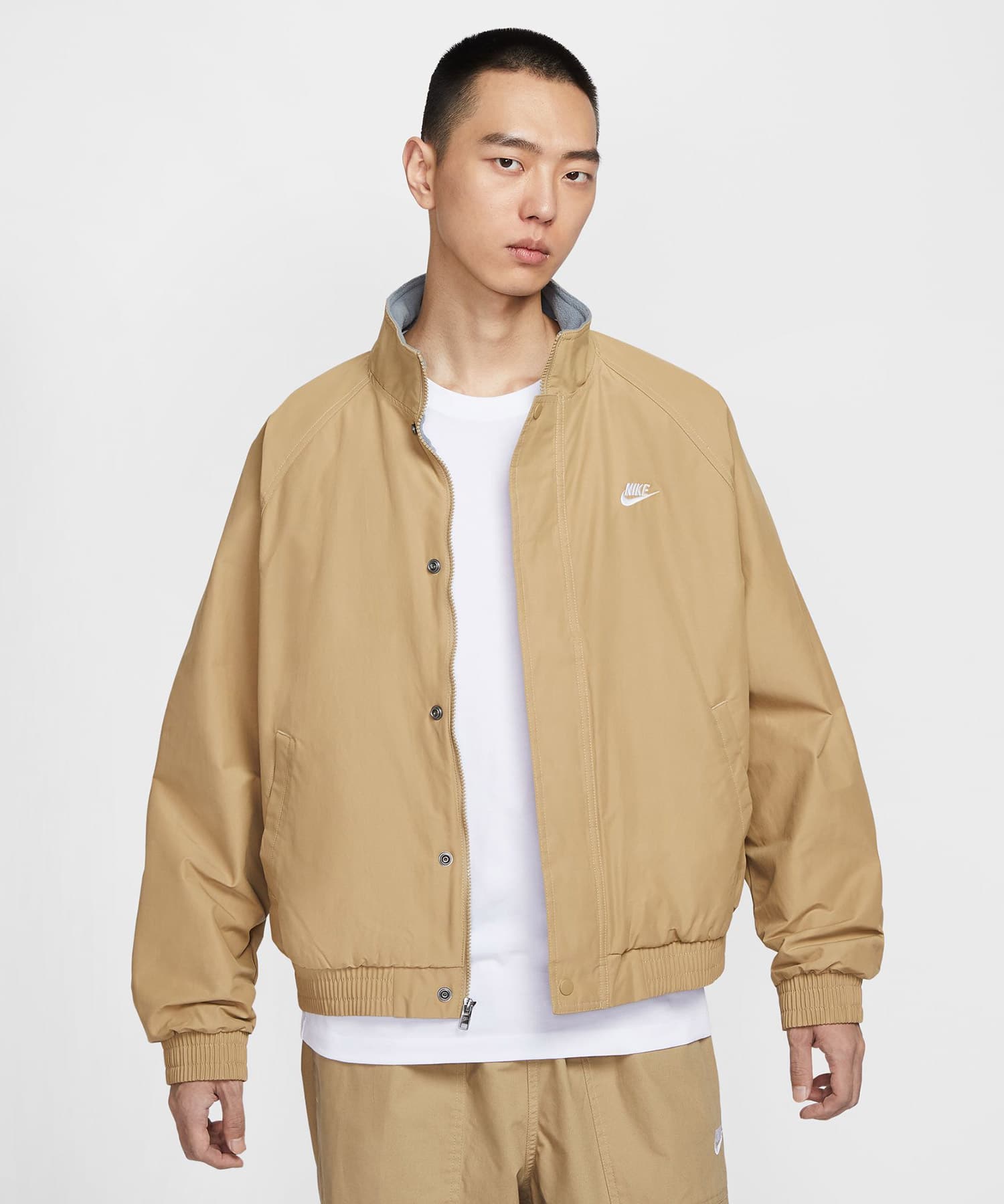 NIKE AS M NK CLUB FUTURA  JKT PARACHUTE BEIGE/WHITEの画像