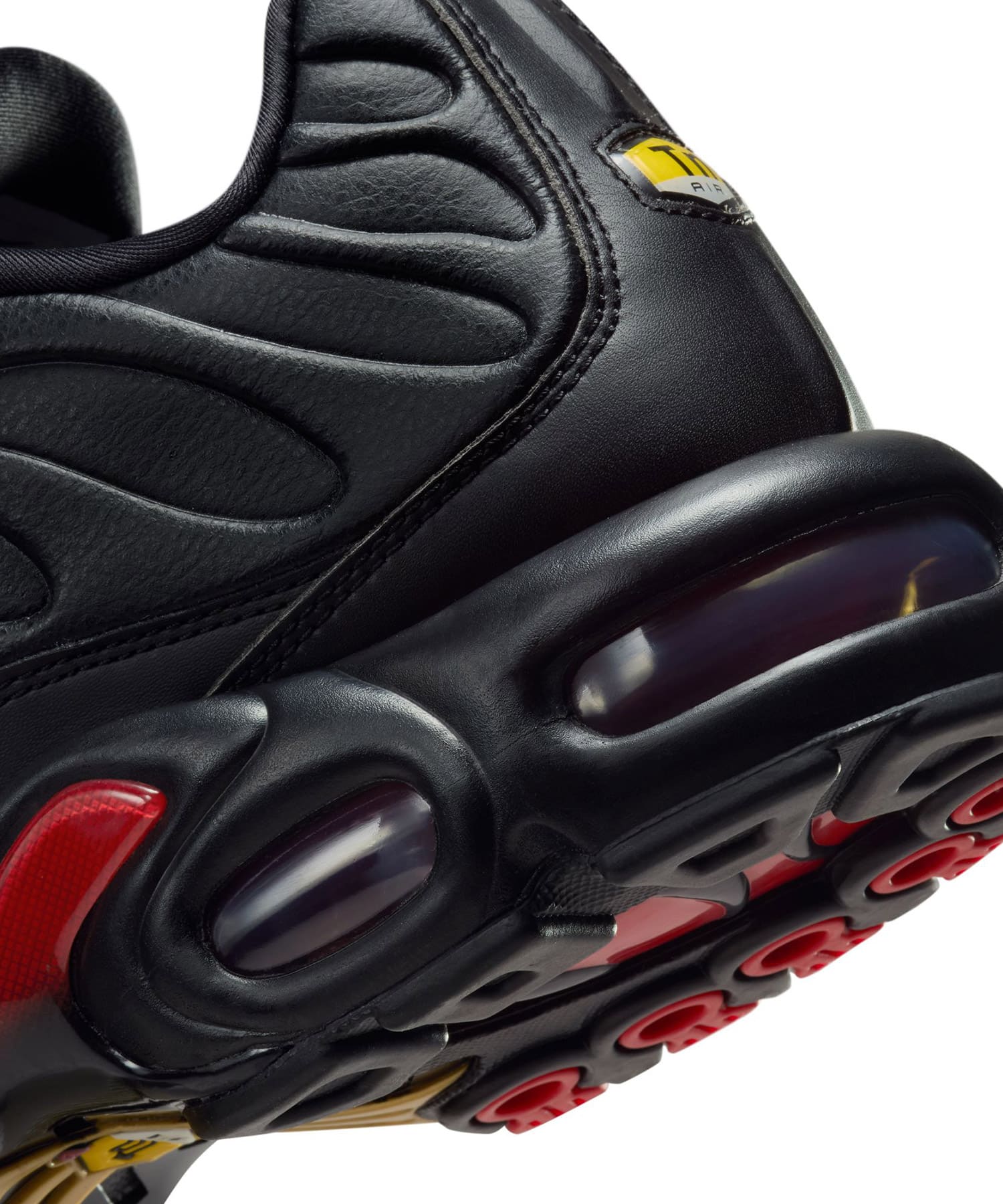 NIKE AIR MAX PLUS PRM BLACK/UNIVERSITY RED-BLACK-METALLIC GOLD の画像