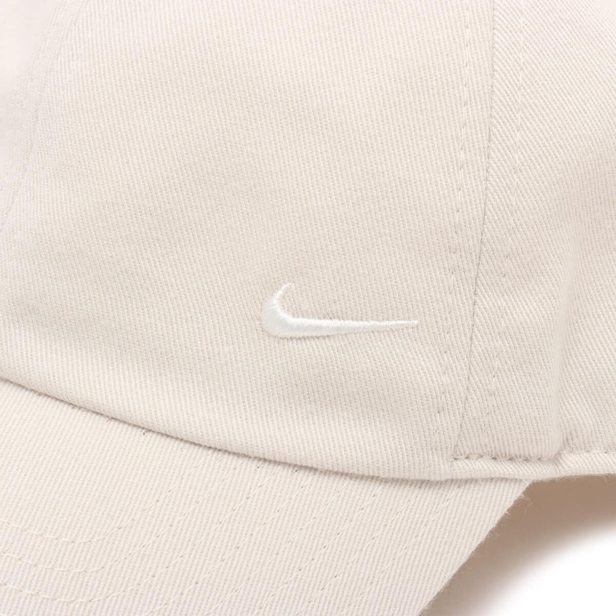 NIKE U NK CLUB CAP U CB SM SWSH L LT OREWOOD BRN/SAIL