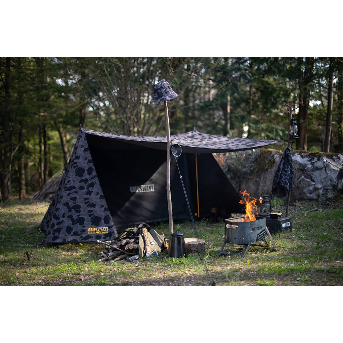 GRIP SWANY × atmos FIREPROOF GS TENT-