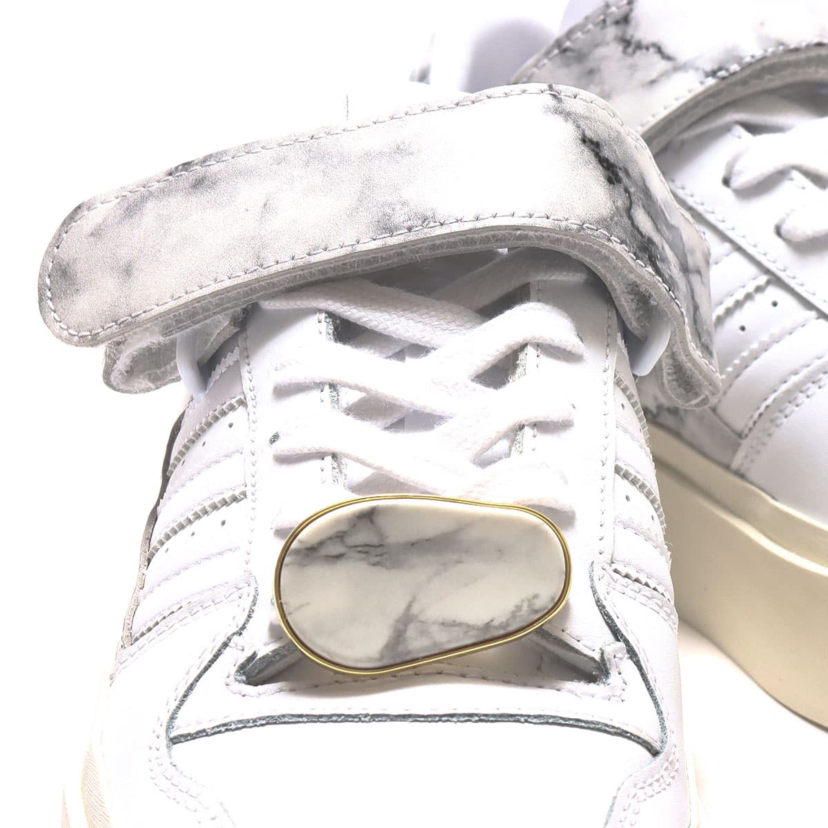 adidas FORUM BONEGA MARBLE W FOOTWEAR WHITE/FOOTWEAR WHITE/GOLD