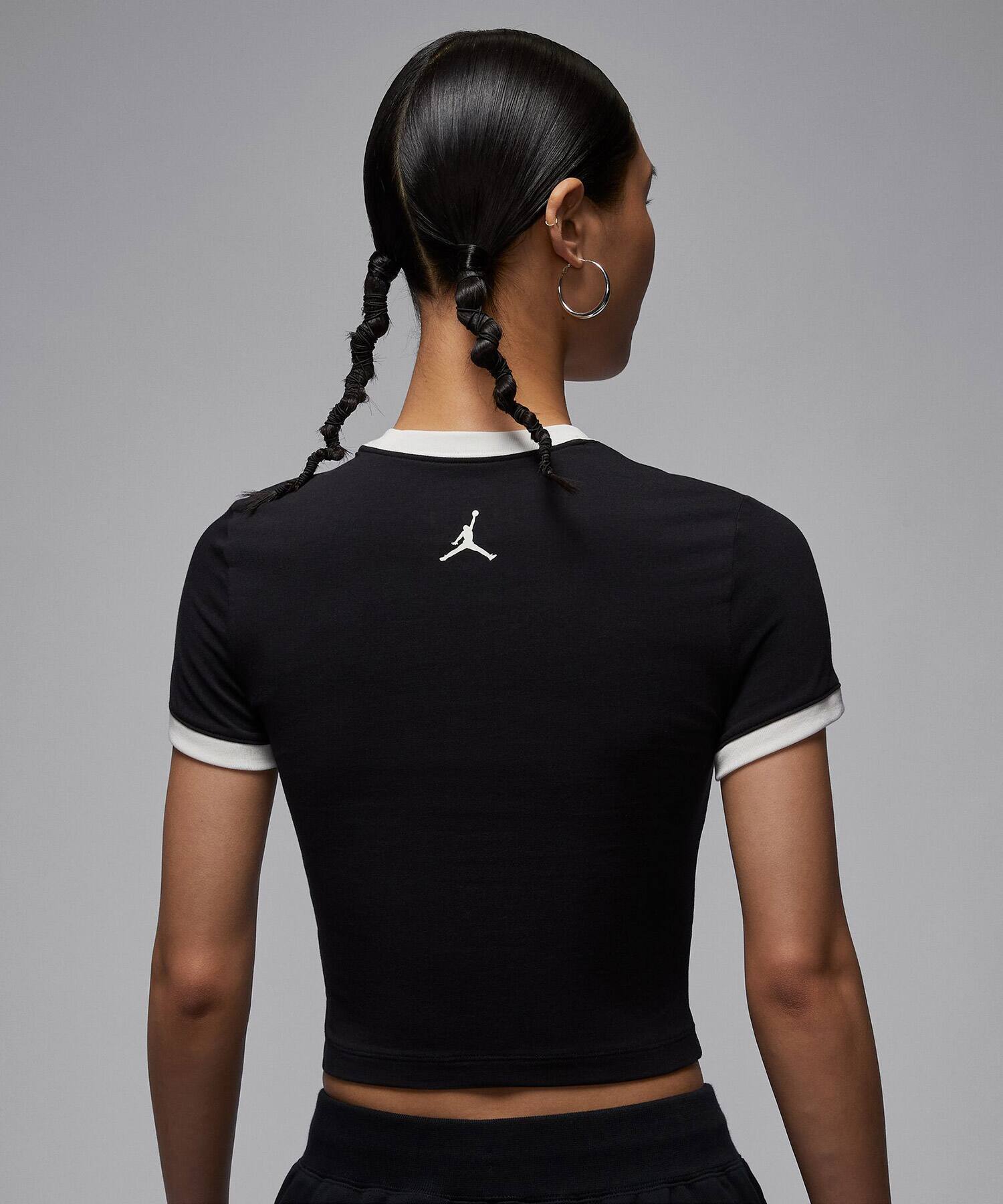 JORDAN BRAND AS W J SS SLIM CROP GFX TEE 84 BLACKの画像