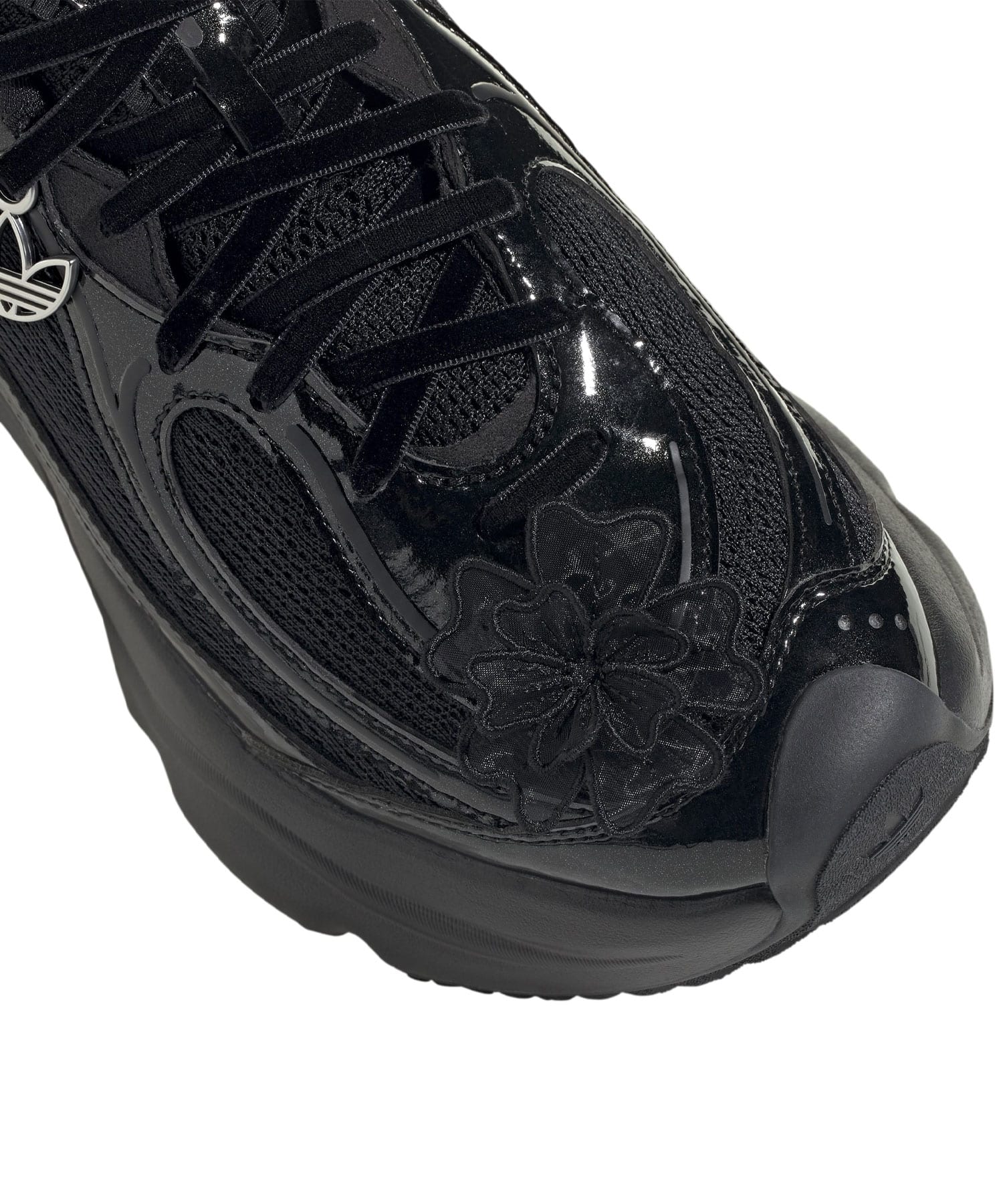 adidas OZVENUZ W CBLACK/CBLACK/SILVMTの画像