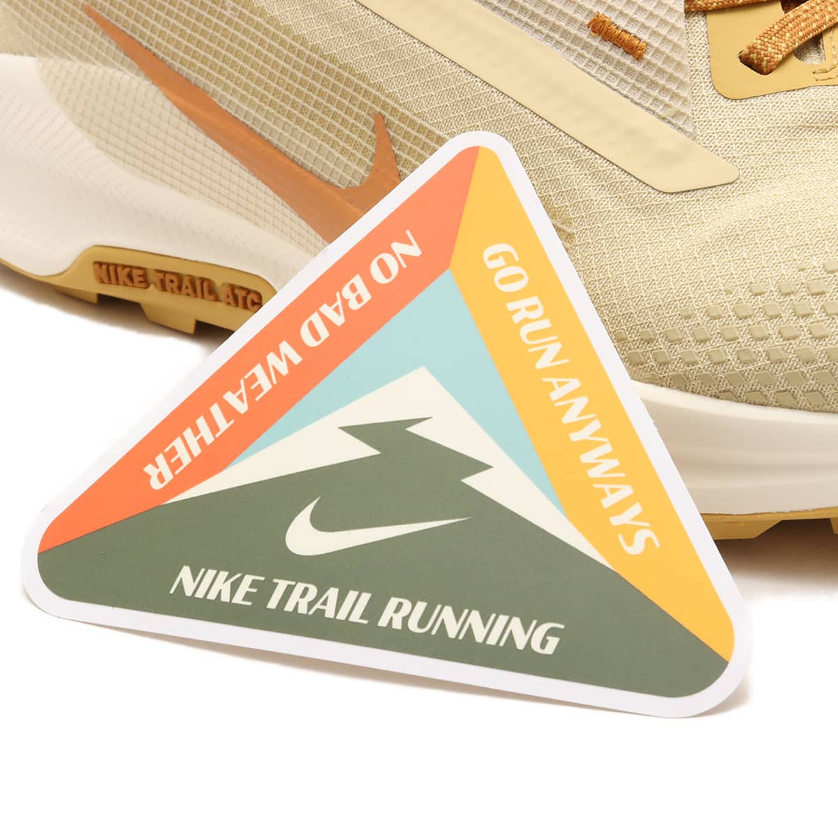 NIKE REACTX PEGASUS TRAIL 5 GTX SP TEAM GOLD/DESERT OCHRE-WHEAT GOLDの画像