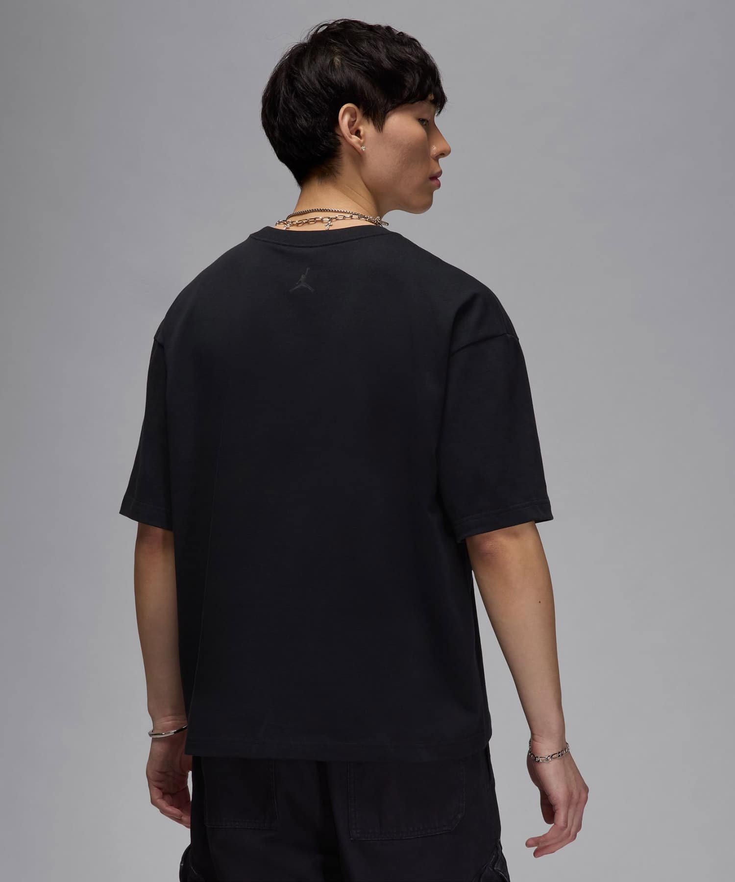 JORDAN BRAND M J FLT ESS BOXY SS CREW BLACK/BLACKの画像