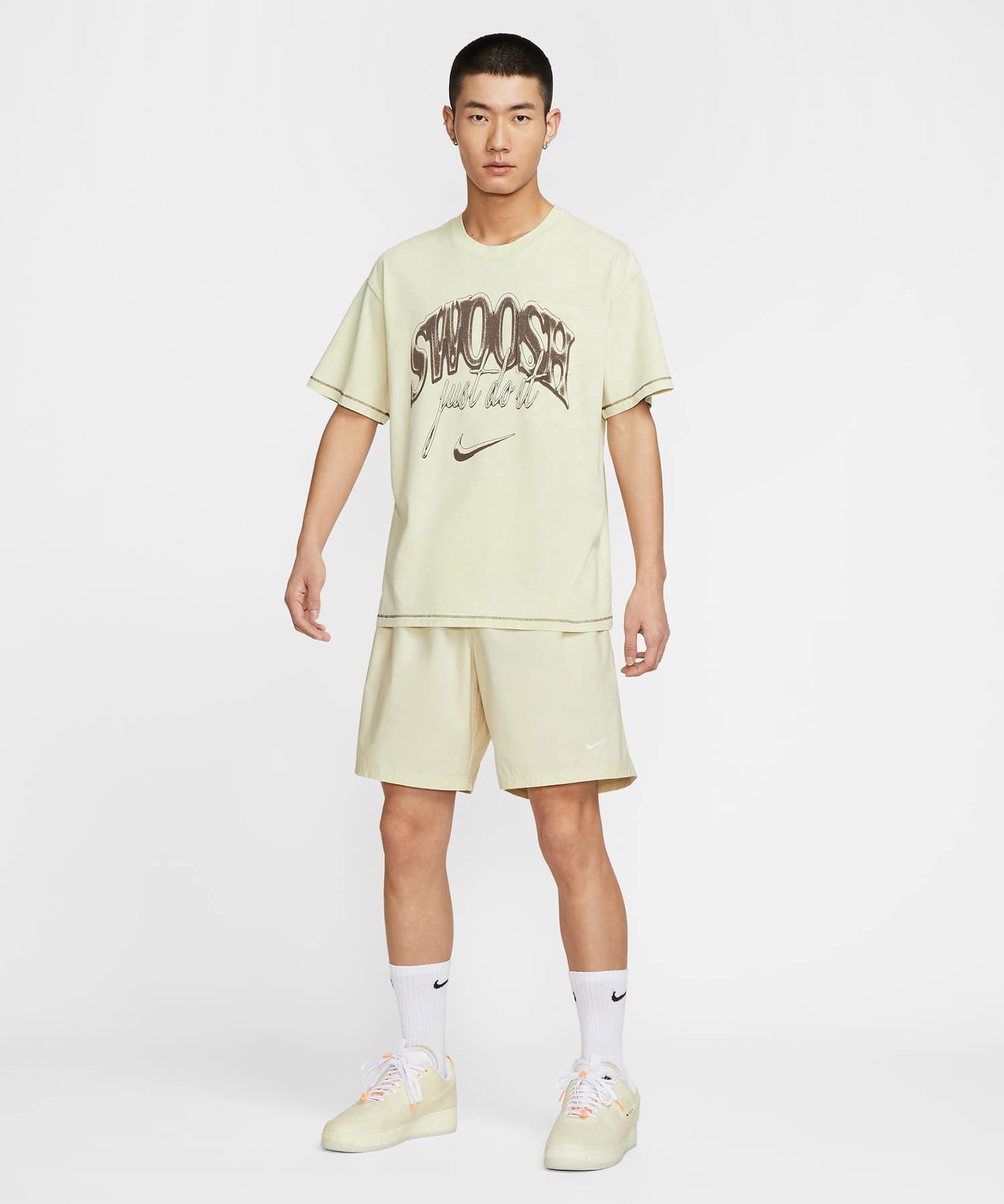 NIKE AS U NSW TEE M90 OC PCKT VNTG LT KHAKIの画像