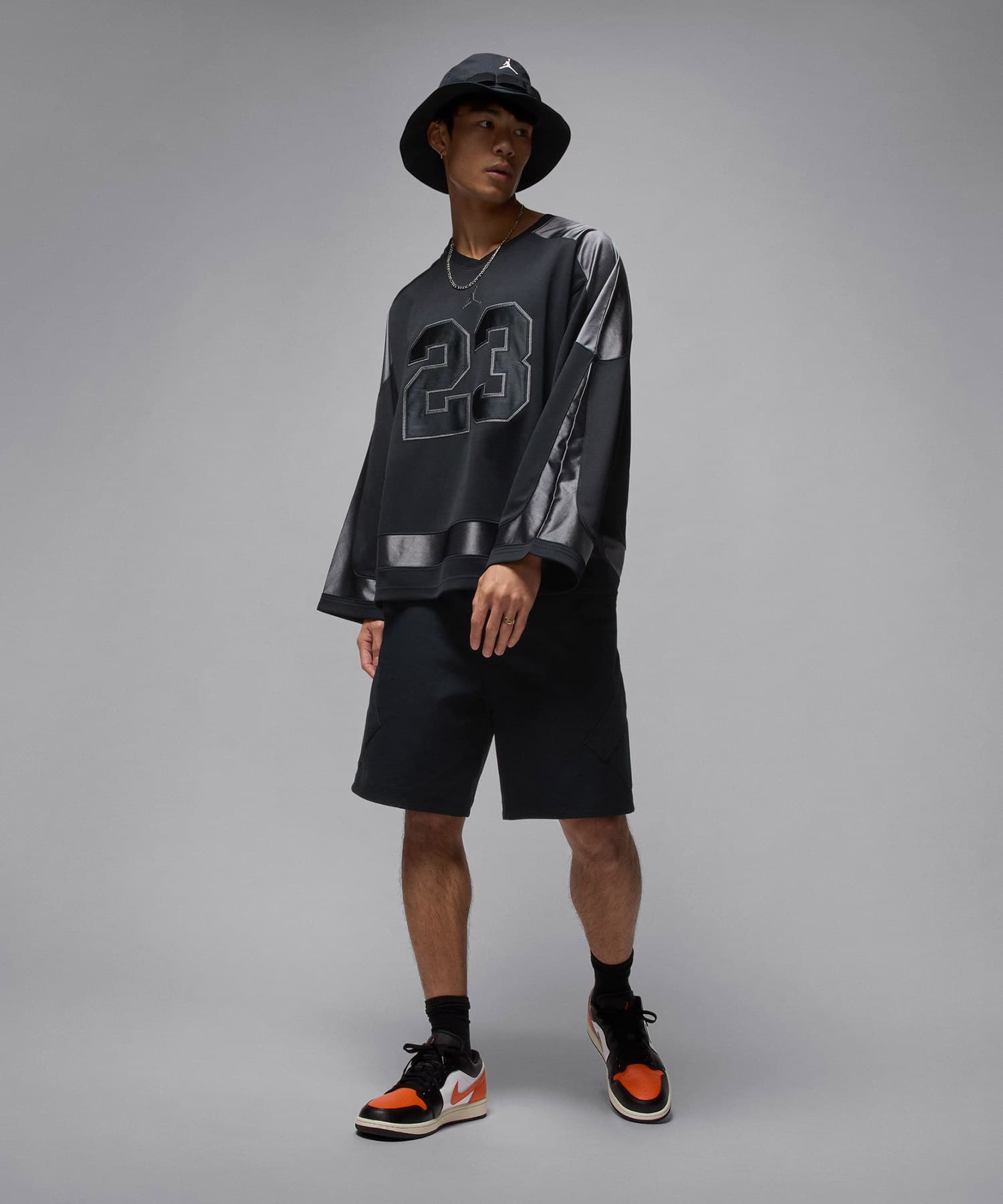 JORDAN BRAND M J BRK CLGTE HOCKEY JSY BLACK/IRON GREY/IRON GREYの画像