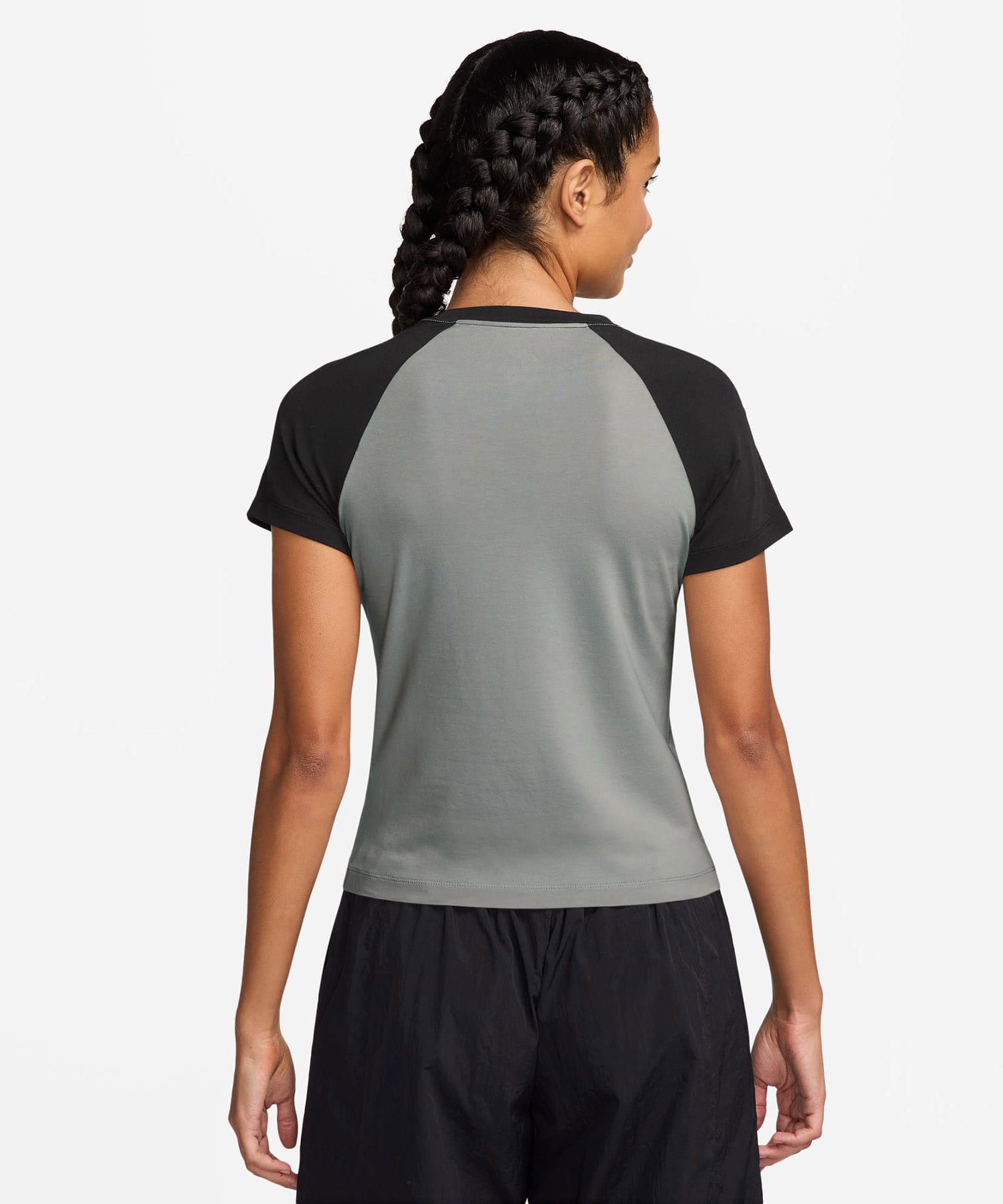 NIKE AS W NSW NK CHLL KNT TEE RGLN LT SMOKE GREY/BLACKの画像