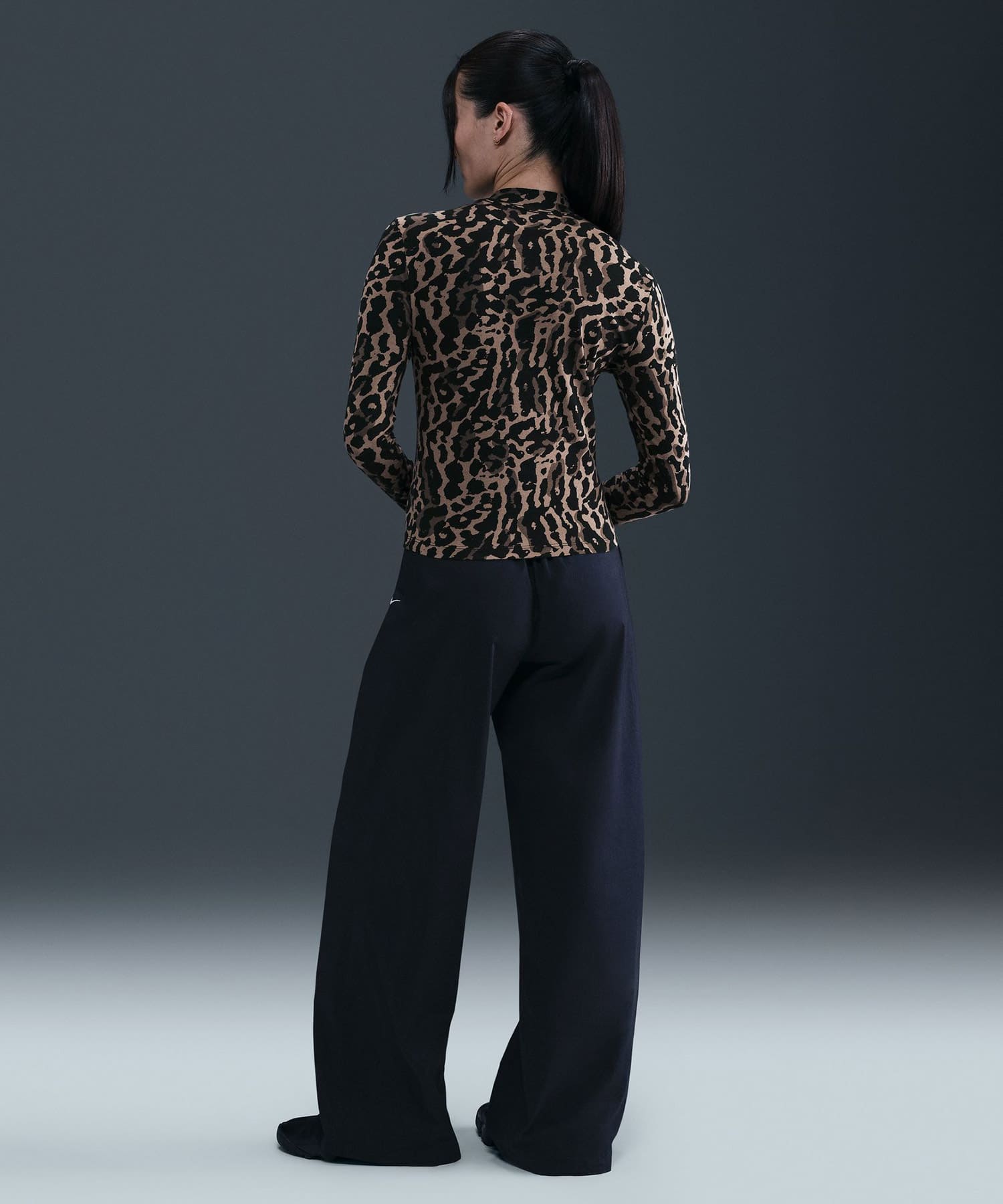 NIKE AS W NSW NK CHLL KNIT TEE PNX BLACKの画像