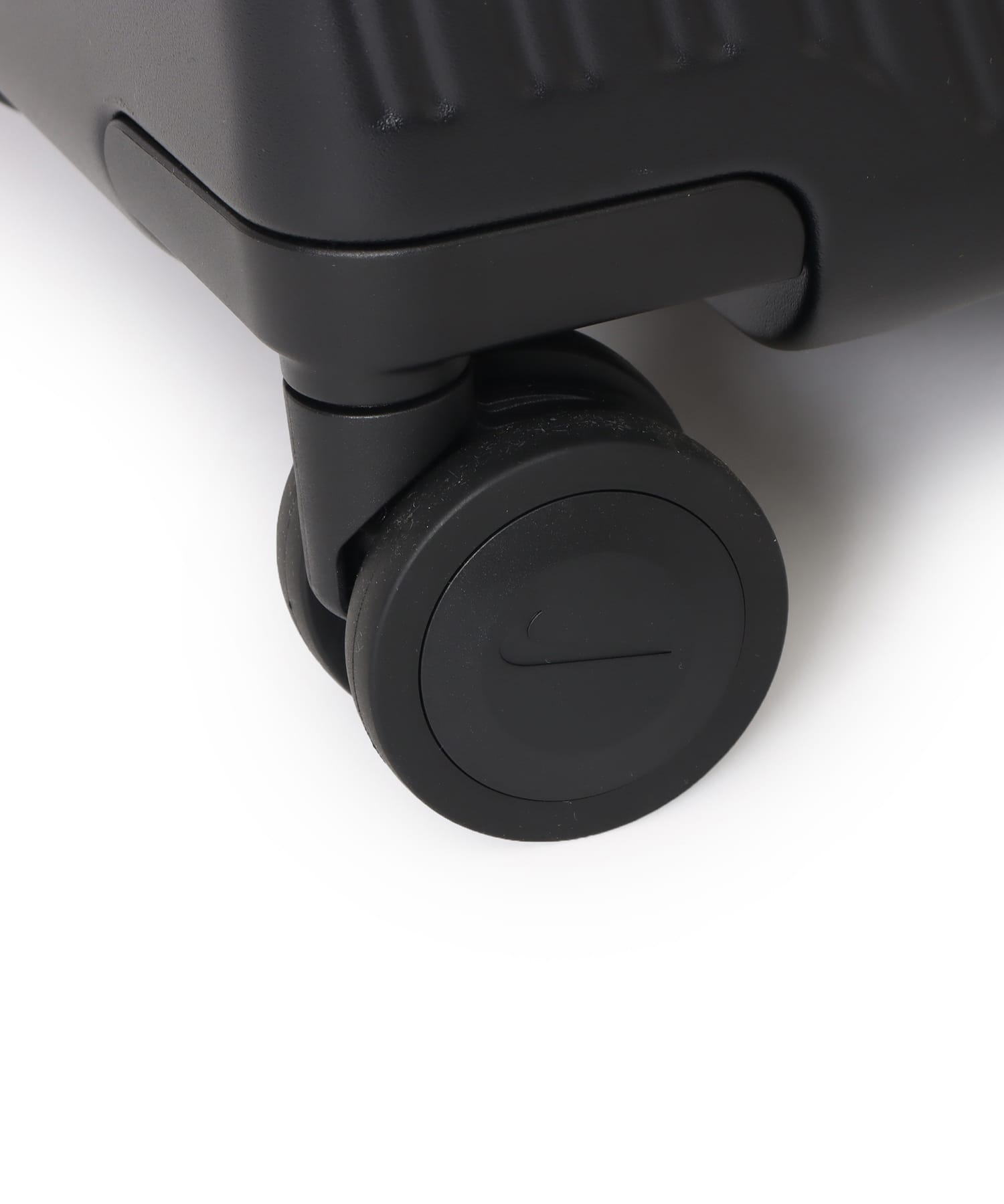 NIKE NK 29IN HARDSHELL LUGGAGE BLACKの画像