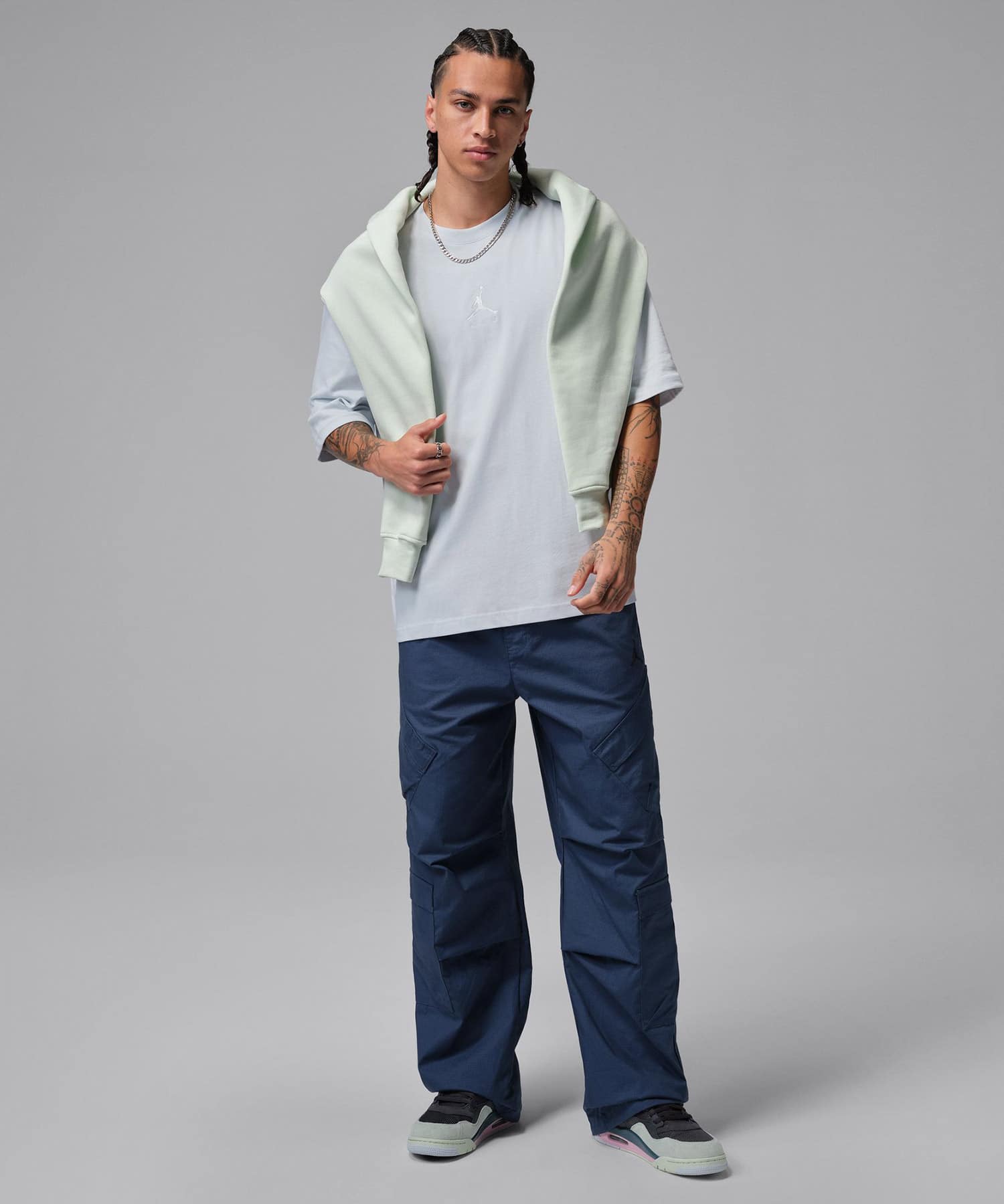 JORDAN BRAND M J FLT ESS OVSZ SS CREW LIGHTBLUEの画像