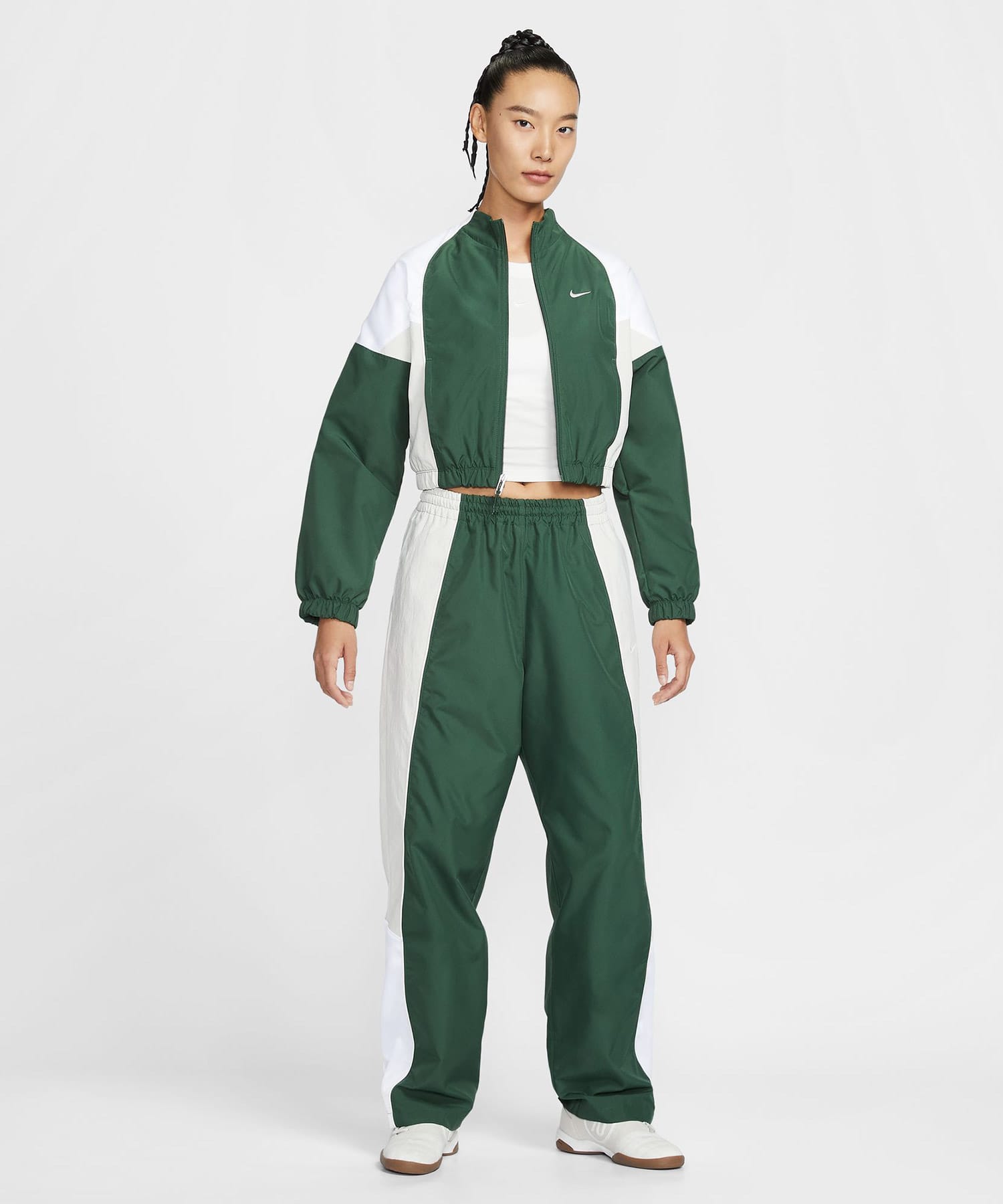 NIKE AS W NSW SHRUNKEN TRK JKT MOD GREENの画像