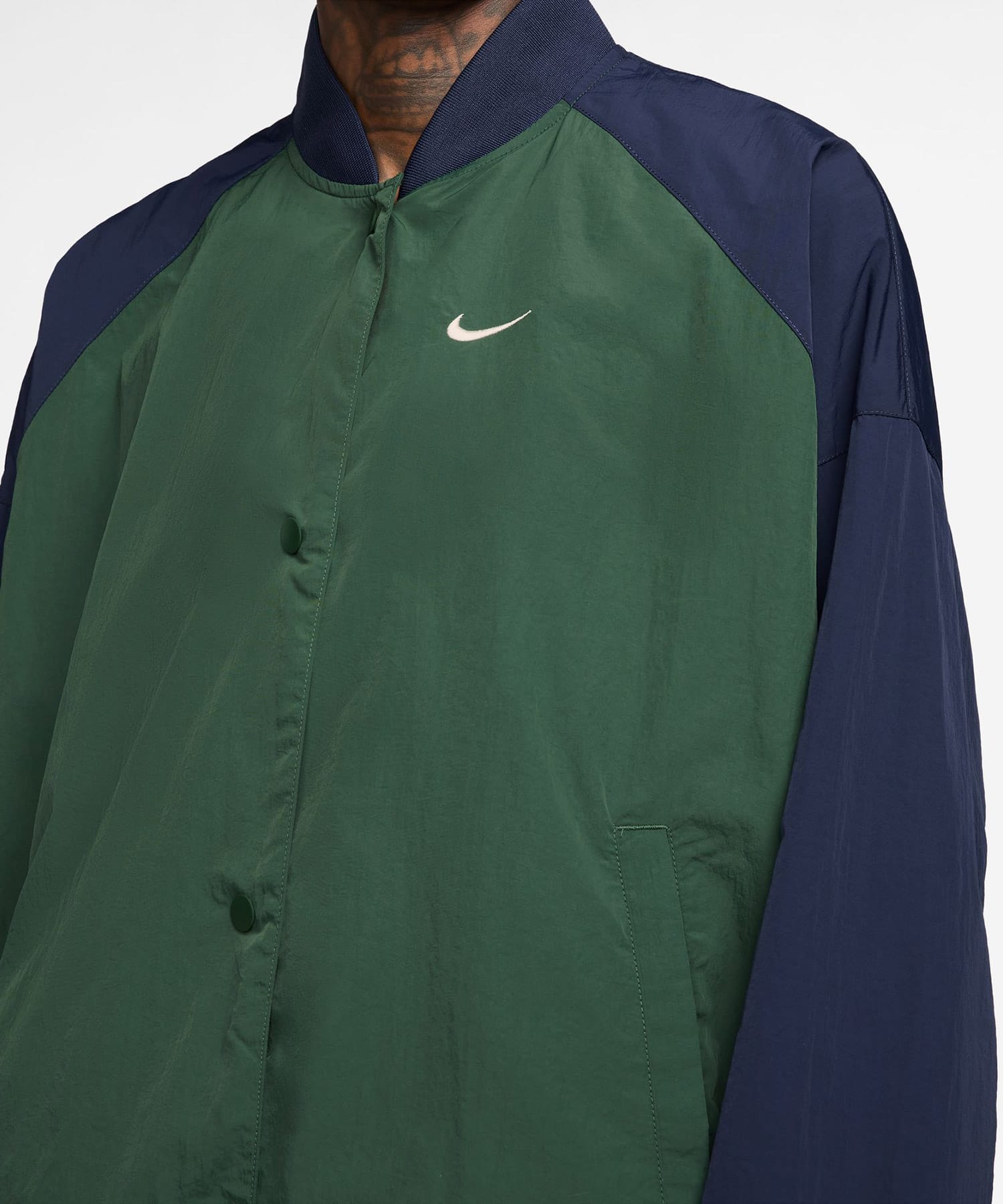 NIKE AS W NSW HBR VARSITY JKT GREENの画像