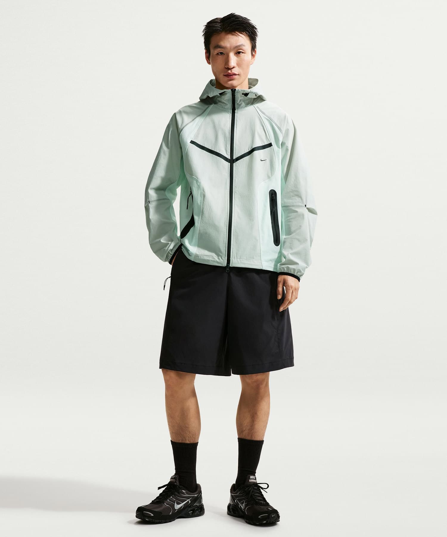 NIKE AS M NK UV TECH HELIOS SUN SRT BLACK/(BLACK)の画像