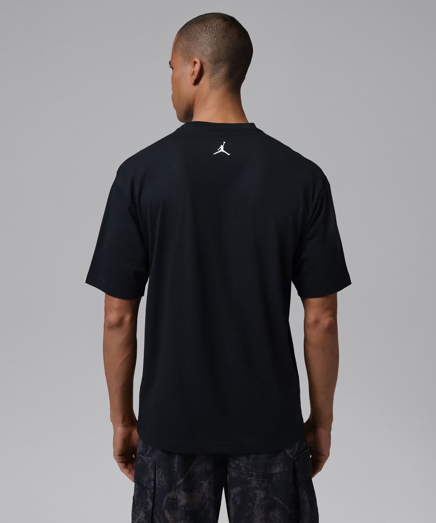 JORDAN BRAND M J NC FISH GFX SS CREW BLACK/(WHITE)の画像