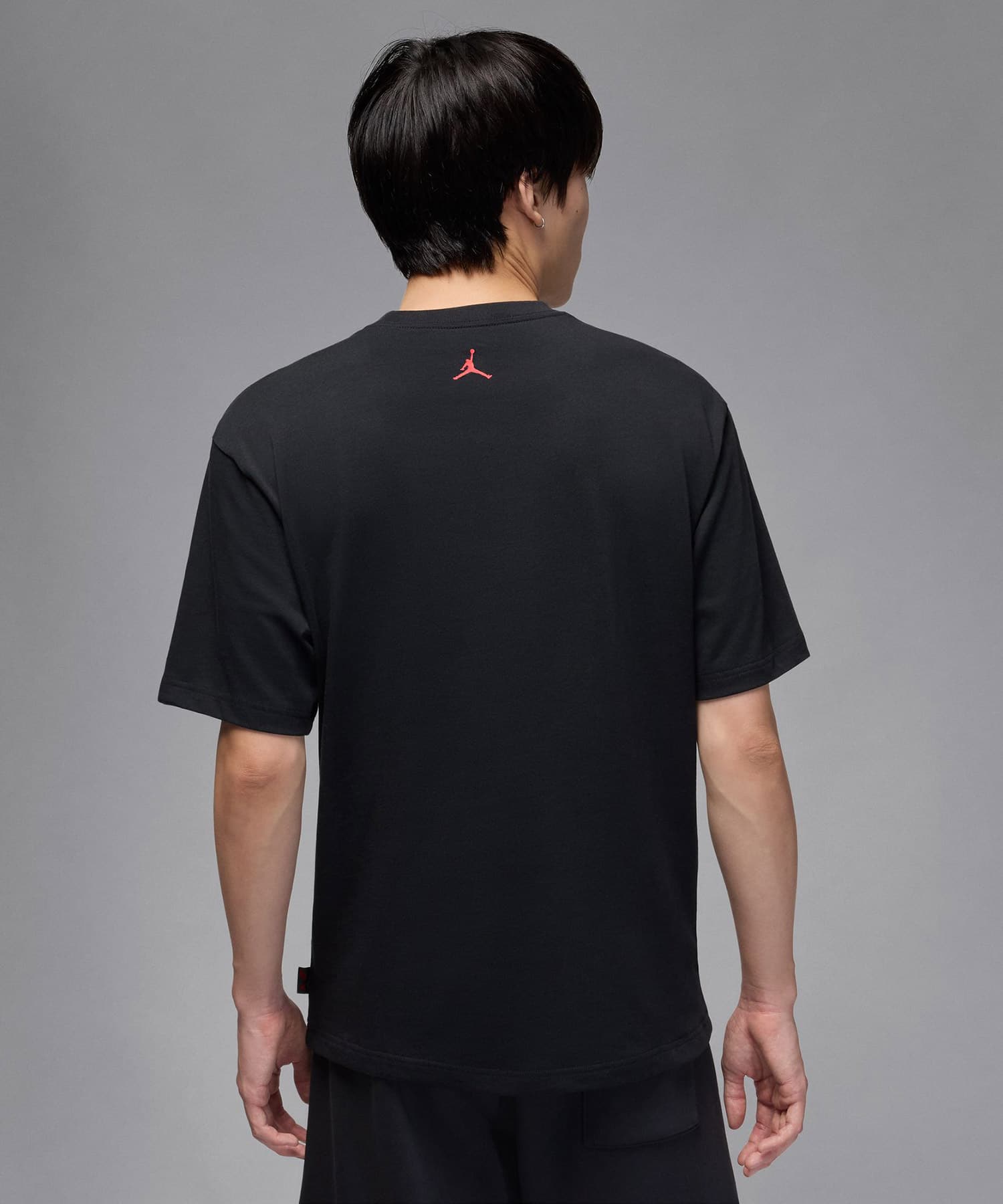 JORDAN BRAND M J GFX SS CREW JT BLACK/UNIVERSITY REDの画像