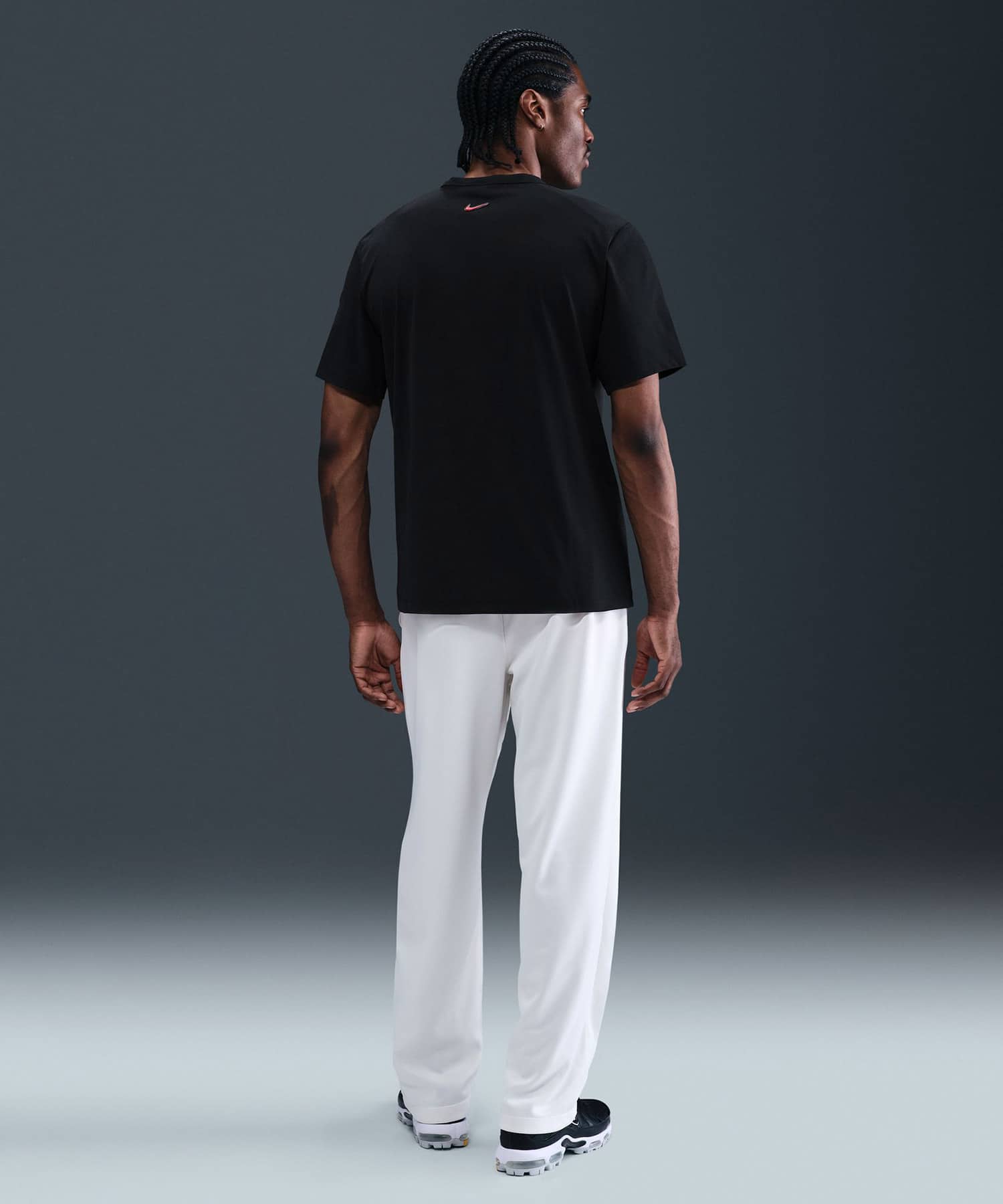 NIKE M NSW TN TEE BLACK/UNIVERSITY REDの画像