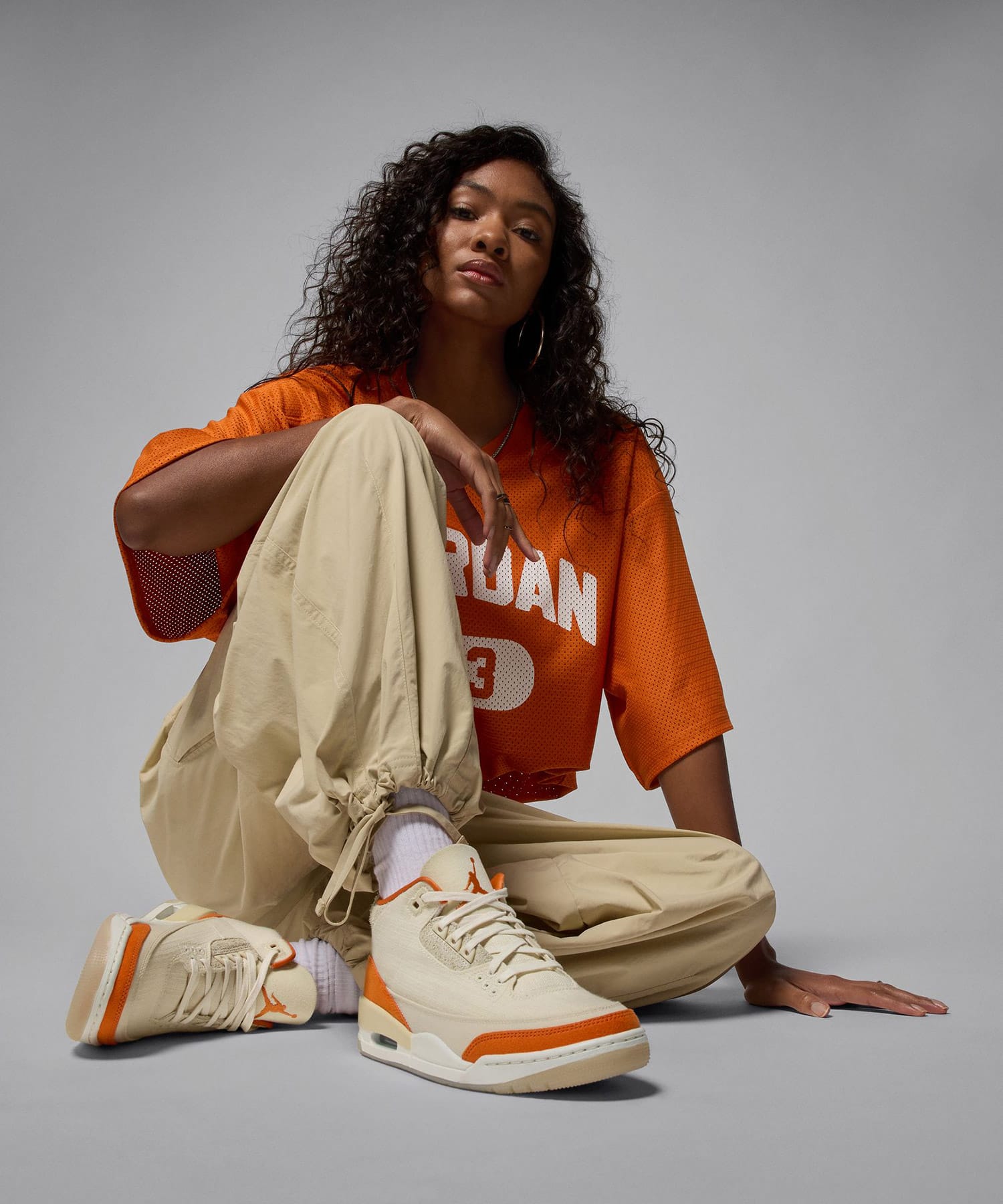 JORDAN BRAND WMNS AIR JORDAN 3 RETRO T FOSSIL/STARFISH-SAILの画像