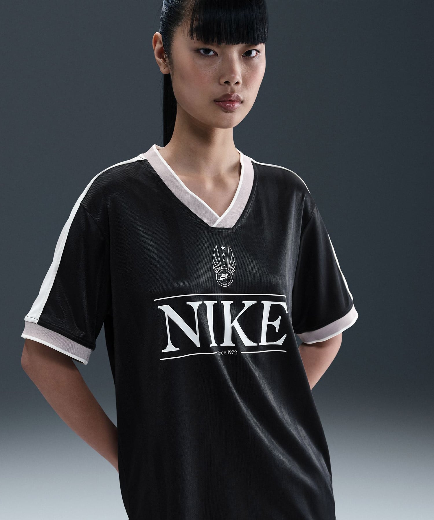 NIKE AS W NSW V NECK JERSEY BLACK/SAIL/COLLEGE GREY/SAILの画像