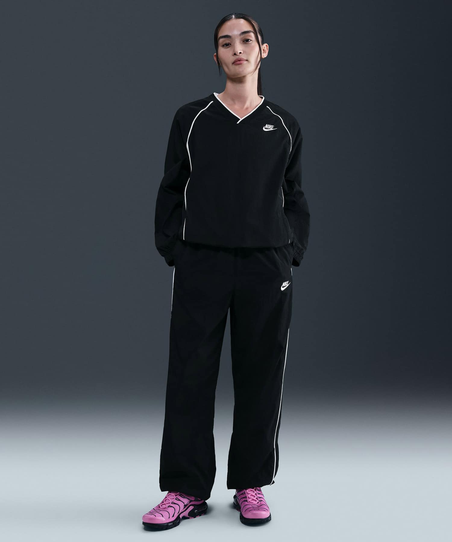 NIKE AS W NSW WR PULLOVER BLACK/SAILの画像
