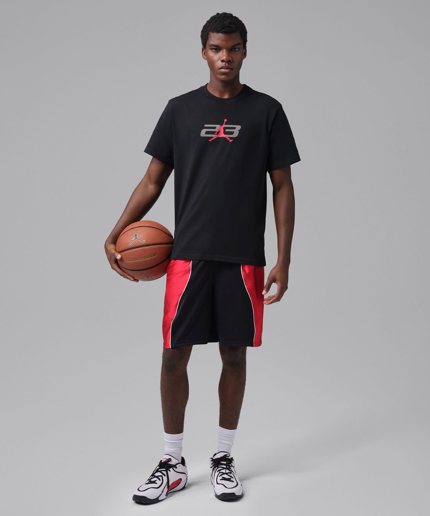 JORDAN BRAND M J DF SPRT GFX SS CREW 3 BLACKの画像