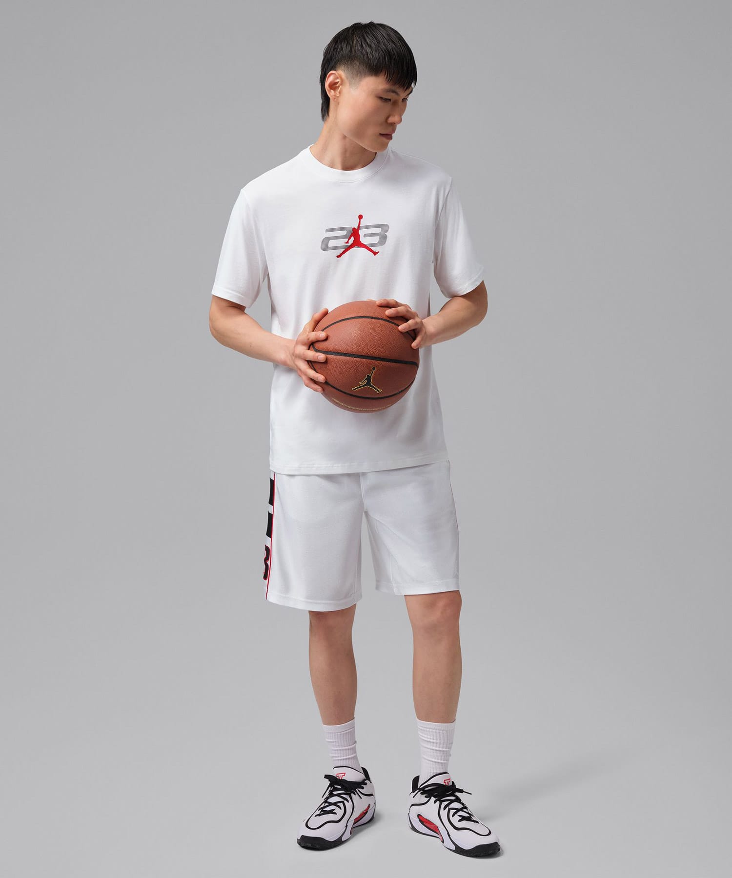 JORDAN BRAND M J DF SPRT GFX SS CREW 3 WHITEの画像