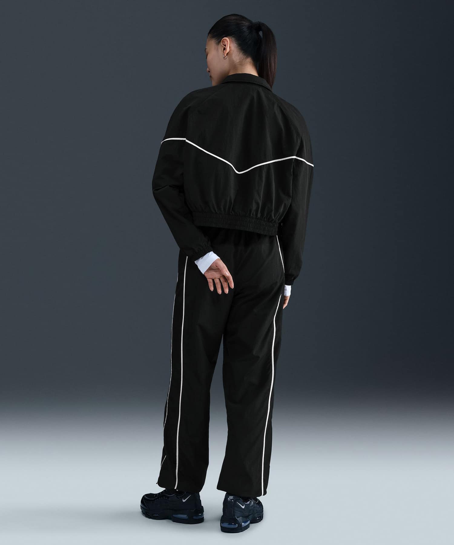 NIKE AS W NSW NK WR WVN JKT SPEED BLACK/SAIL/SAILの画像