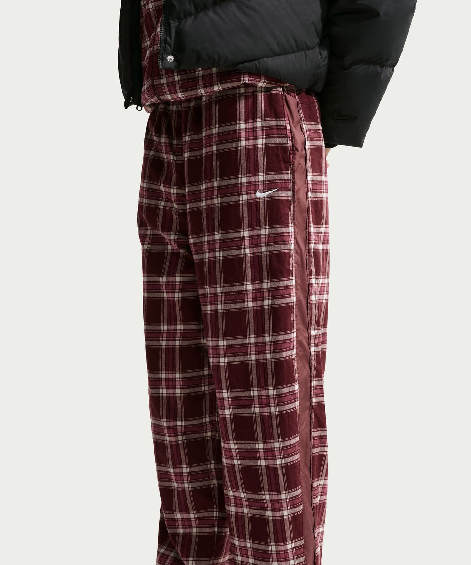 NIKE AS W NK REVERSIBLE PLAID OH PANT BROWNの画像