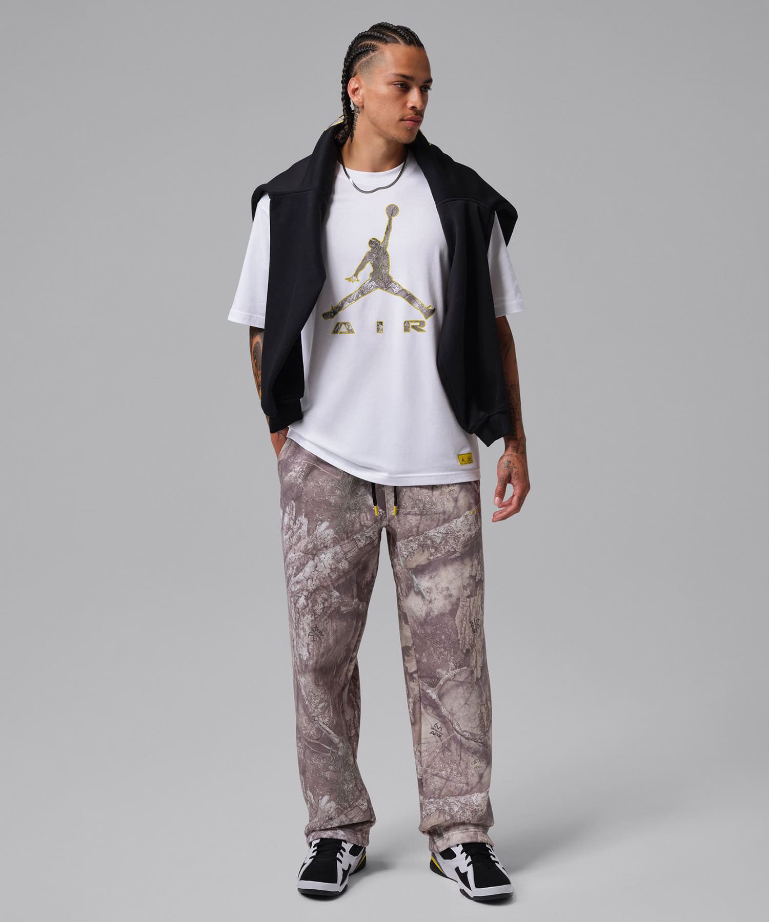JORDAN BRAND M J BRK RLT SS CREW WHITEの画像